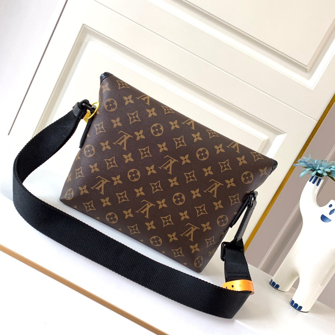 LuxluxHouse Great quality Louis Vuitton Bag Top Quality 32*22*8cm Free shipping