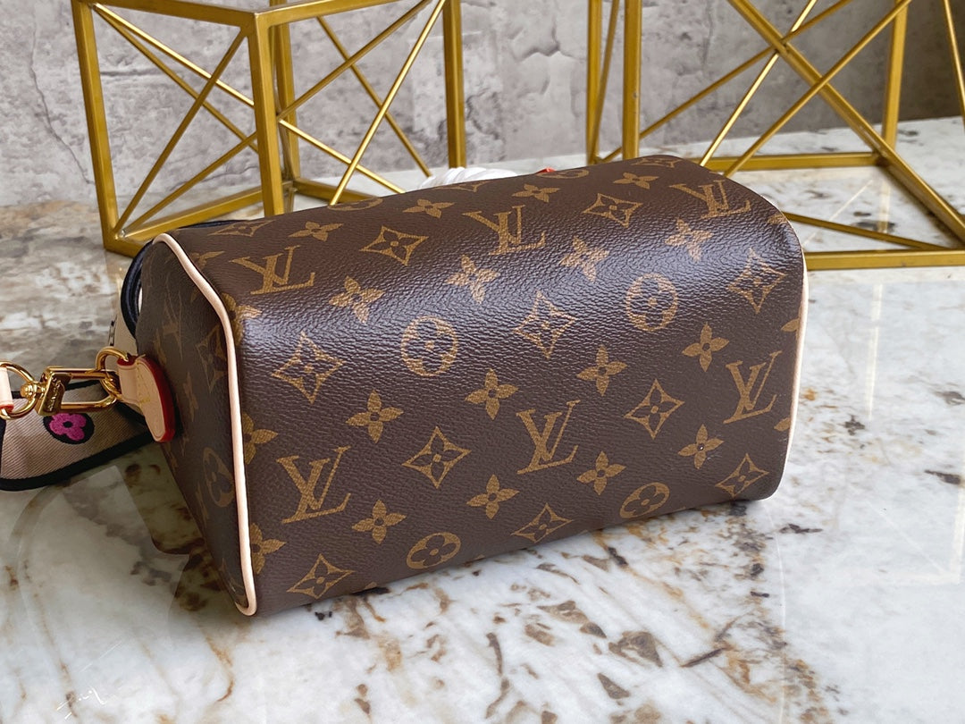 LuxluxHouse Great quality Louis Vuitton Bag Top Quality 20.5*13.5*12CM Free shipping