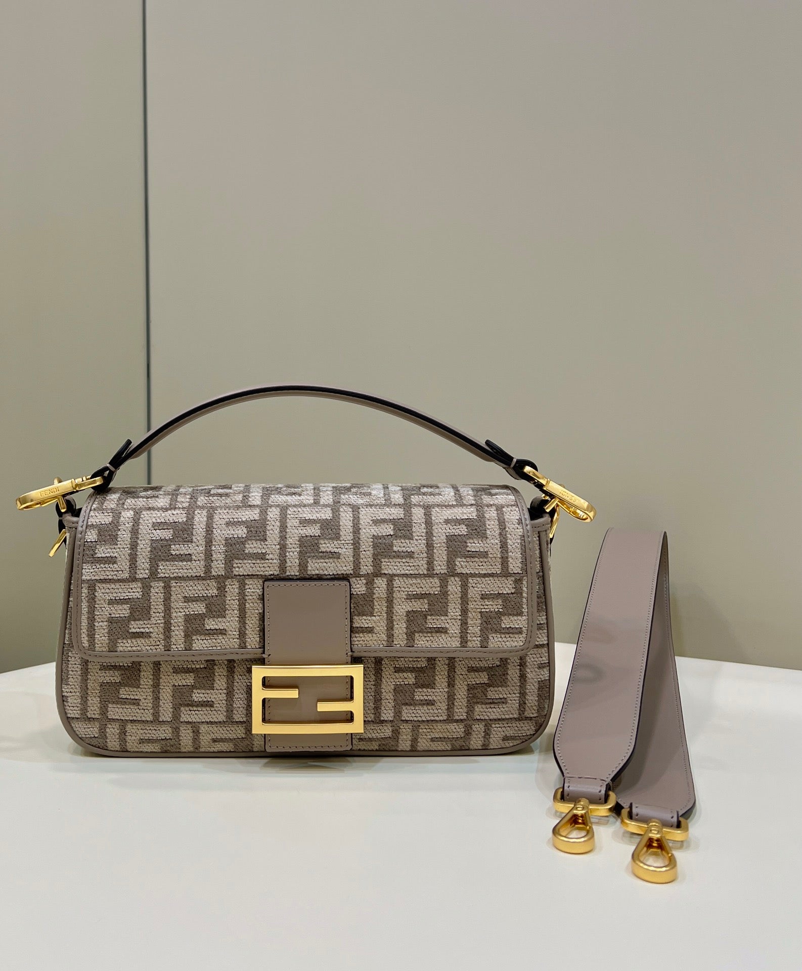 LuxluxHouse Great quality Fendi Top Bag 27*6*15CM Free shipping