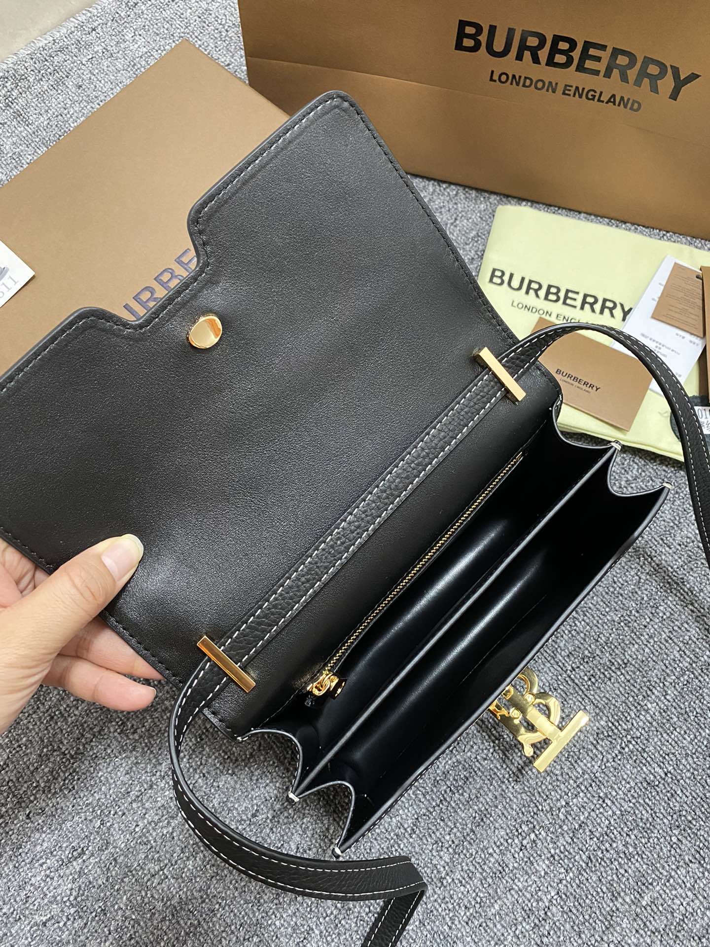 LuxluxHouse Great quality Burberry Bag Top Quality 21*6*16CM Free shipping