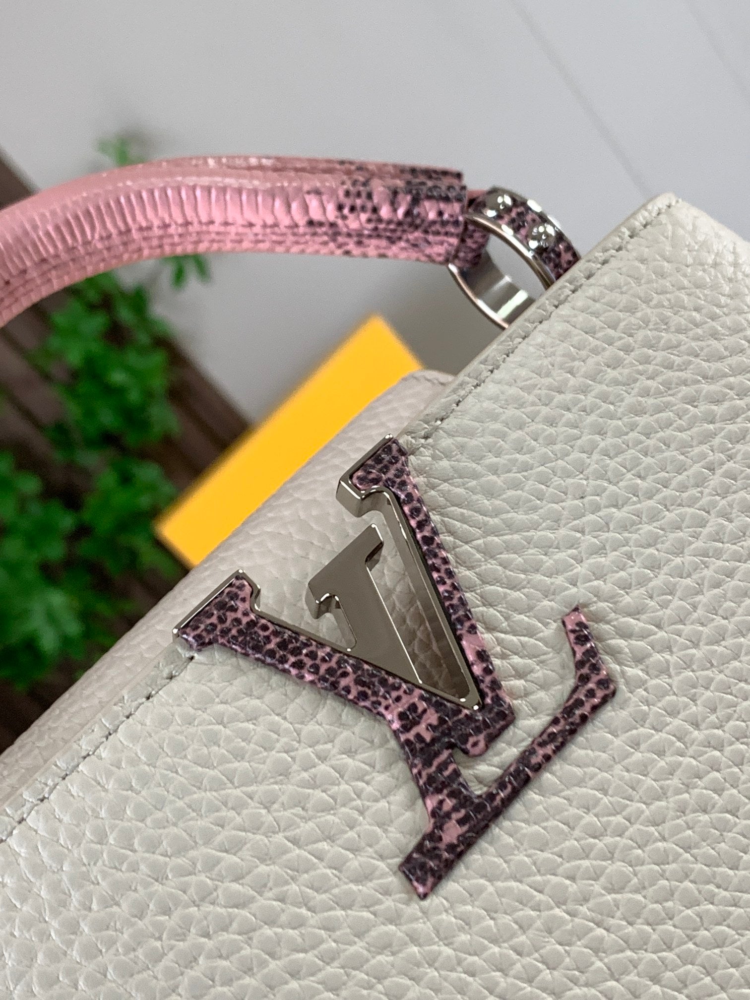 LuxluxHouse Great quality Louis Vuitton Bag Top Quality 21*14*8CM Free shipping