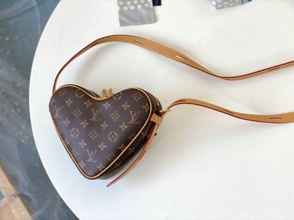 LuxluxHouse Great quality Louis Vuitton Bag Top Quality 22*20*6cm Free shipping