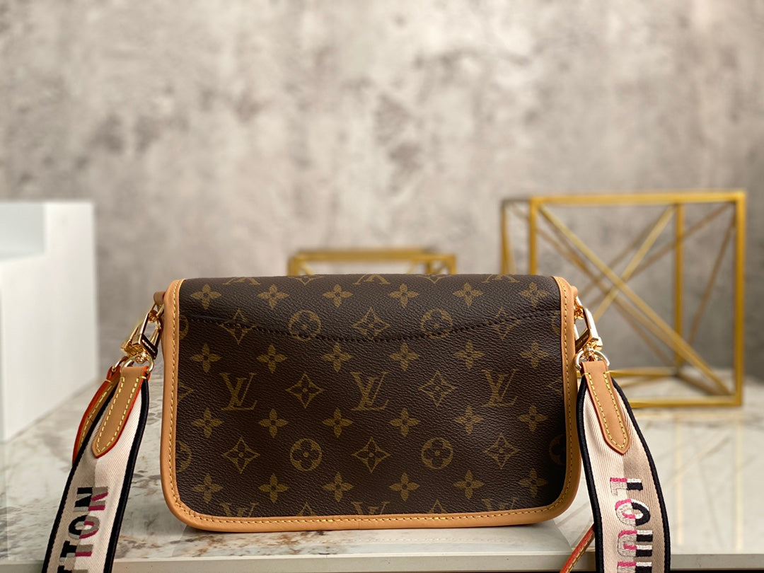 LuxluxHouse Great quality Louis Vuitton Bag Top Quality 25*9*15cm Free shipping