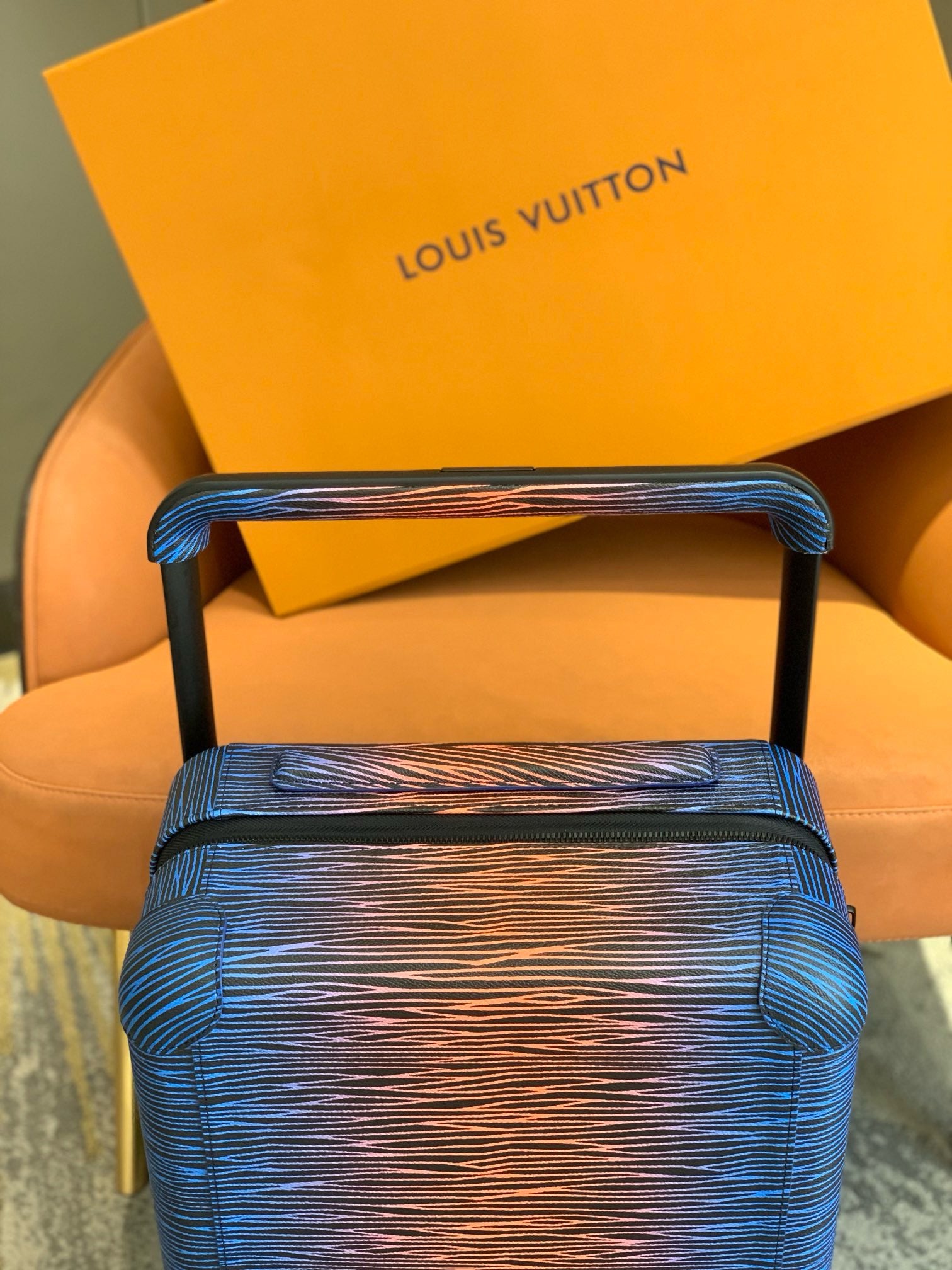 L*ouis V*uitton Luggage (LuxluxHouse)