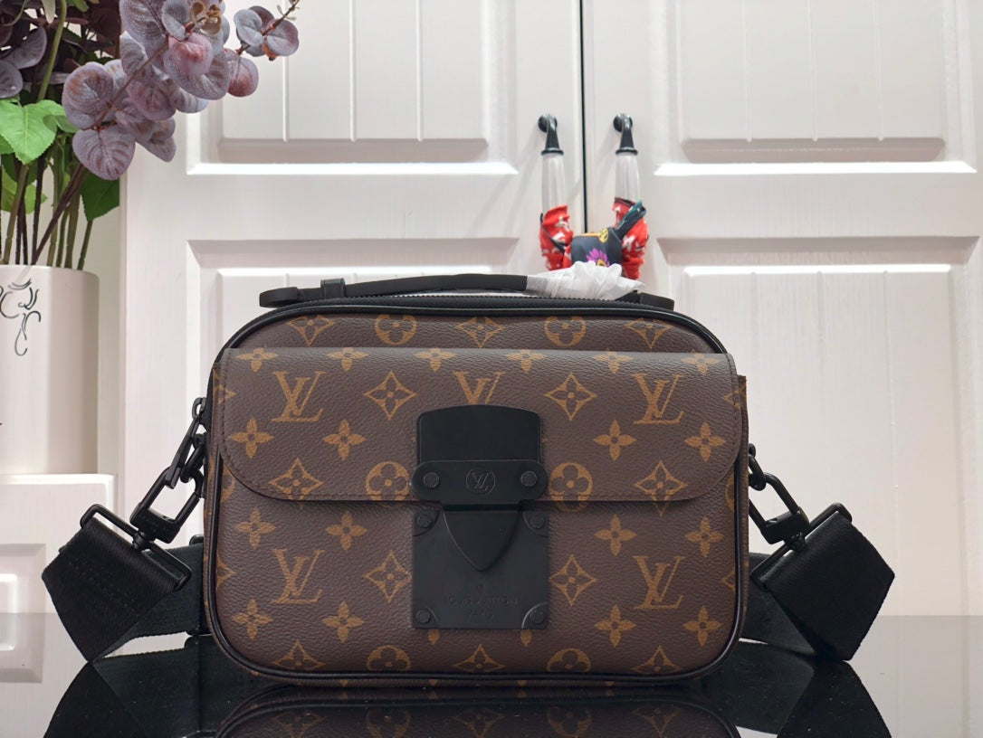 LuxluxHouse Great quality Louis Vuitton Bag Top Quality 22*18*8CM Free shipping