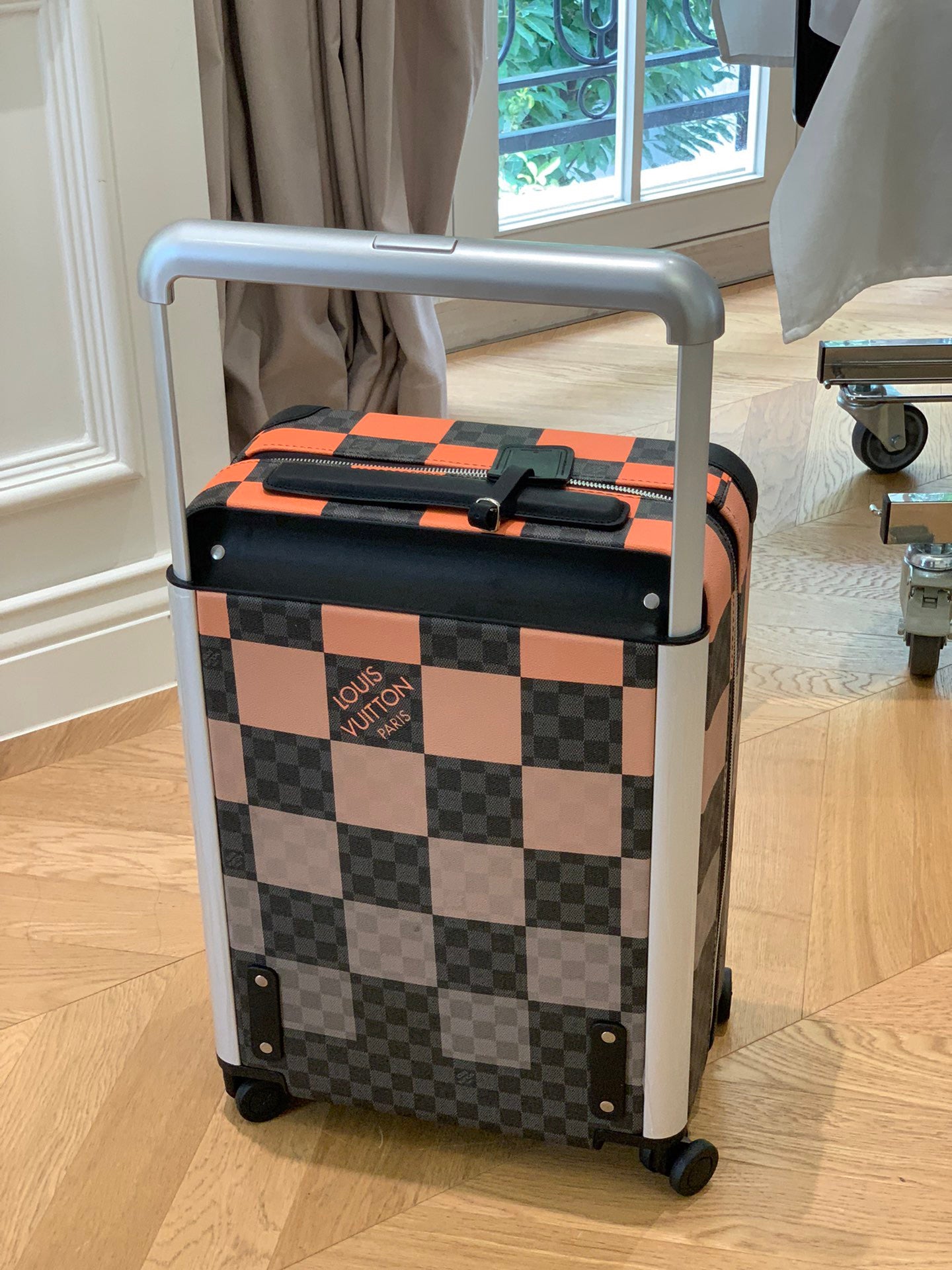 L*ouis V*uitton Luggage (LuxluxHouse)