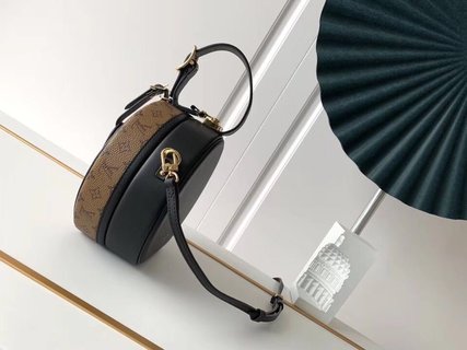 LuxluxHouse Great quality Louis Vuitton Bag Top Quality 17.5*16.5*7.5cm Free shipping