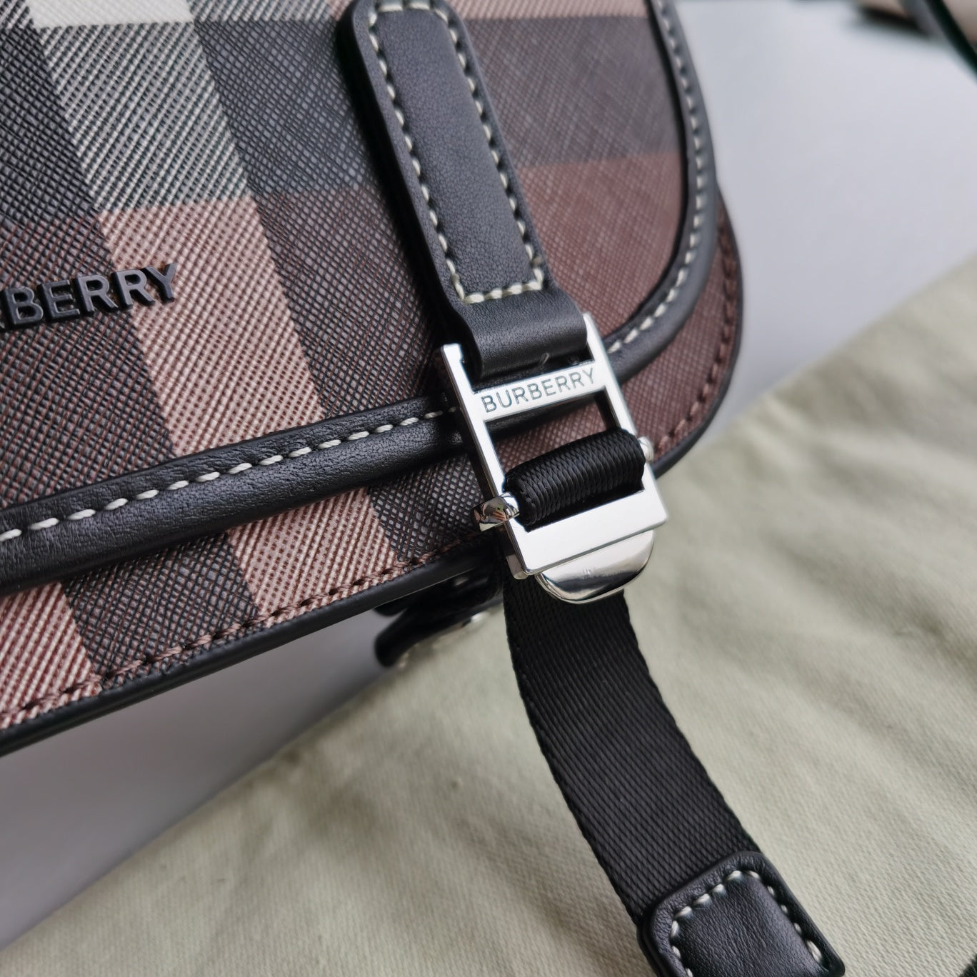 LuxluxHouse Great quality Burberry Bag Top Quality 22*17*7.5cm Free shipping