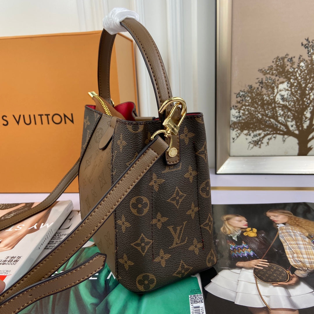 LuxluxHouse Great quality Louis Vuitton Top Bag 21*18*11cm Free shipping