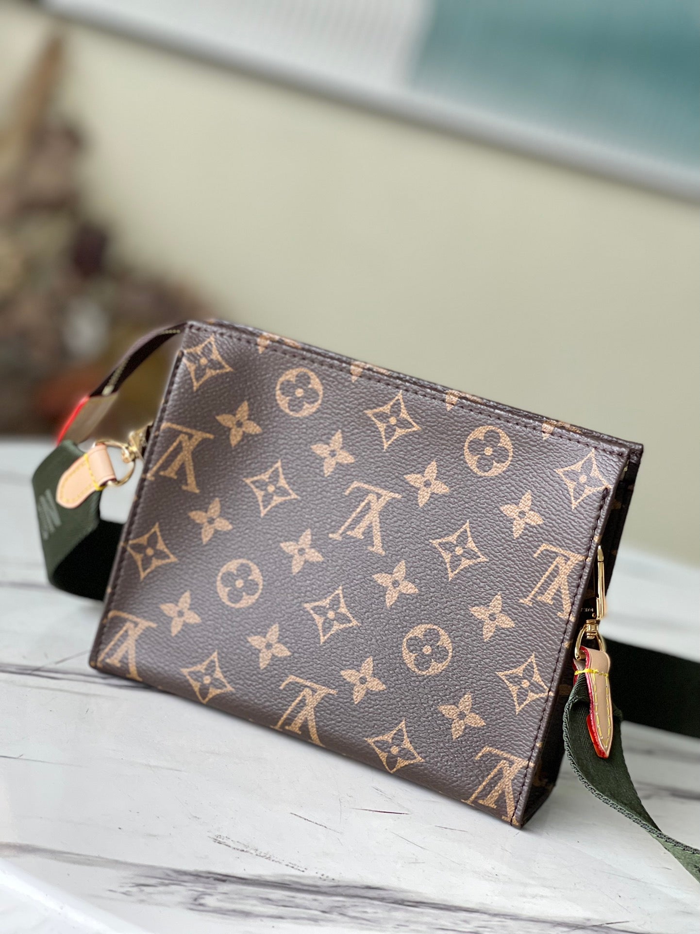 LuxluxHouse Great quality Louis Vuitton Bag Top Quality 19*15*6CM Free shipping