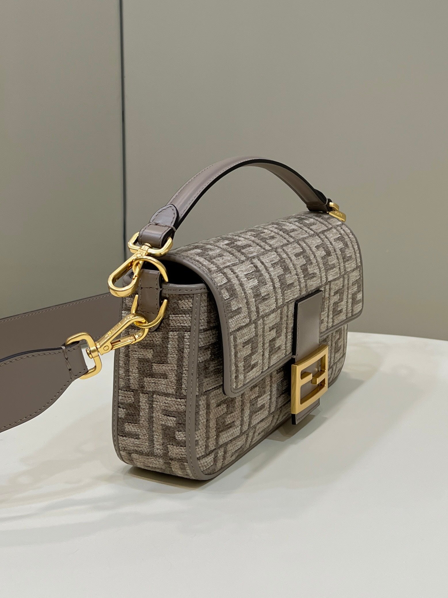 LuxluxHouse Great quality Fendi Top Bag 27*6*15CM Free shipping