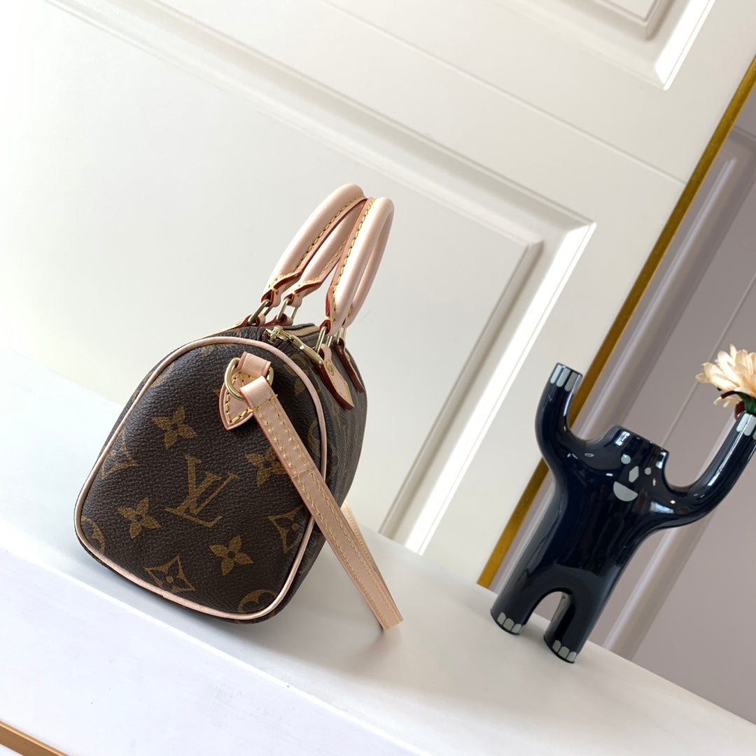 LuxluxHouse Great quality Louis Vuitton Bag Top Quality 16*11*9cm Free shipping