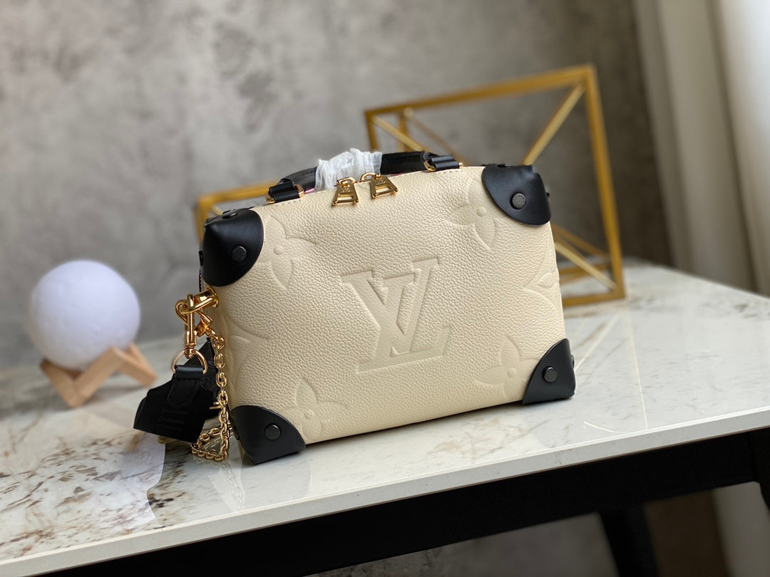 LuxluxHouse Great quality Louis Vuitton Bag Top Quality 20*14*7.5cm Free shipping