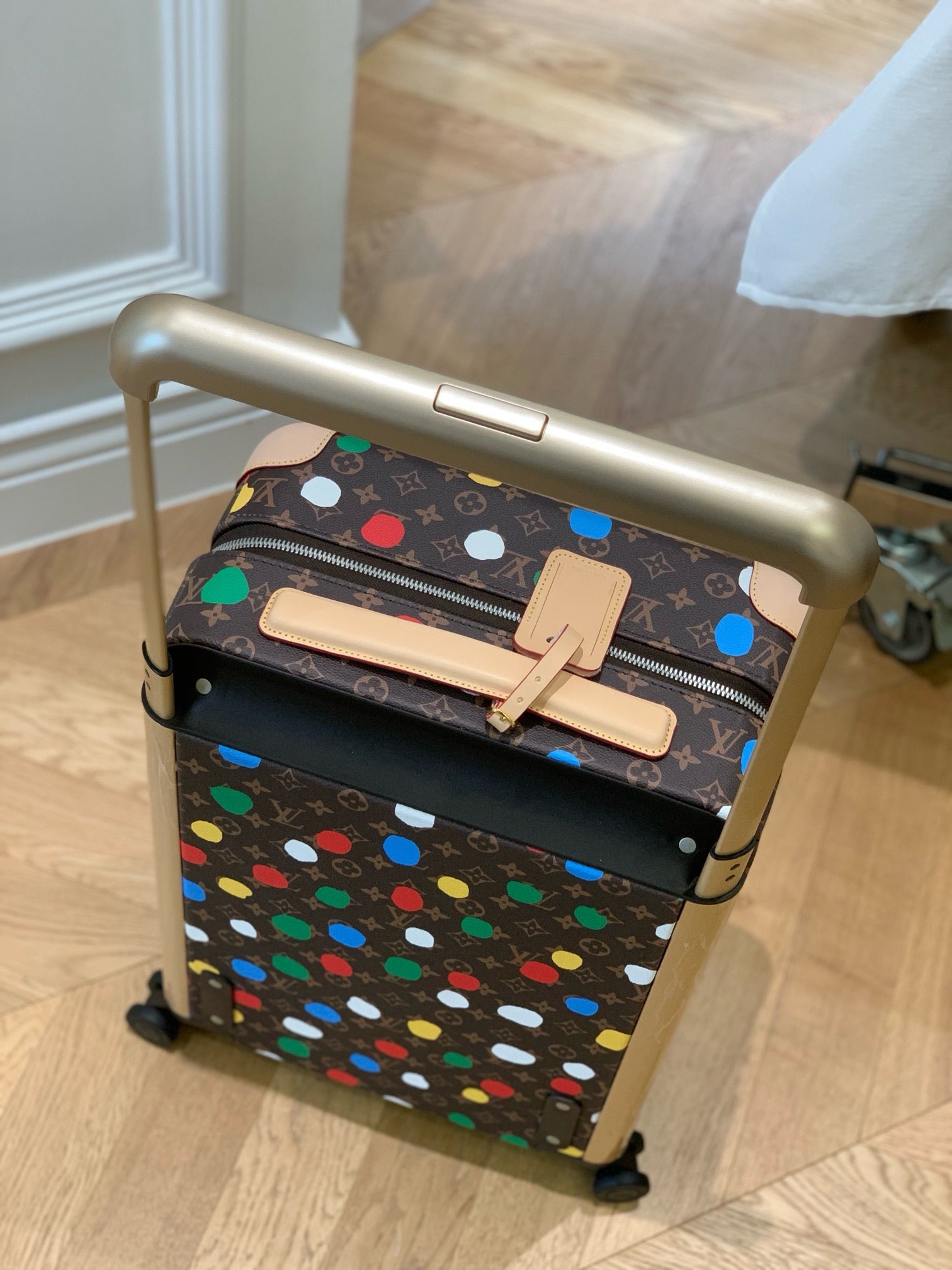 L*ouis V*uitton Luggage (LuxluxHouse)