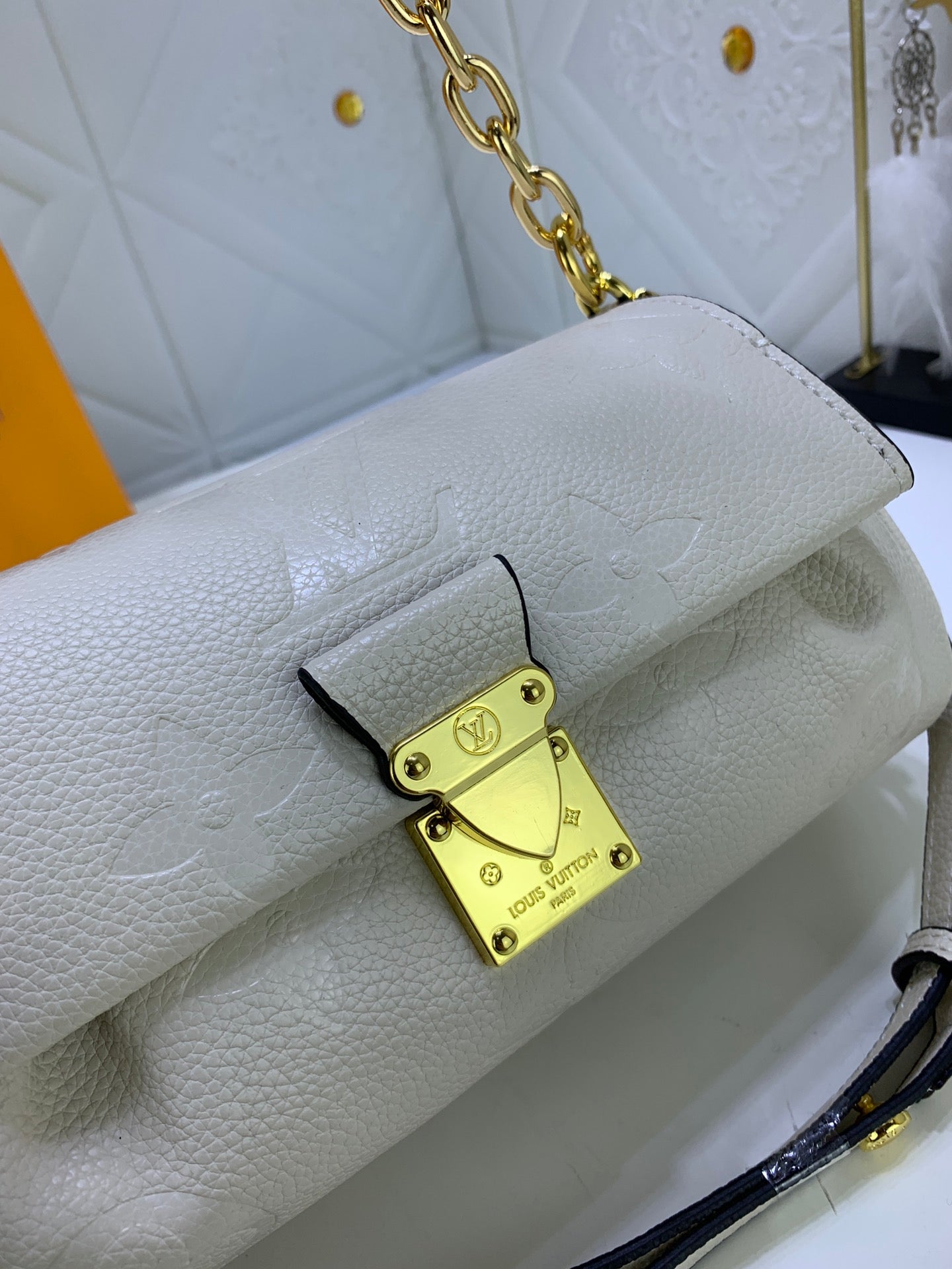 LuxluxHouse Great quality Louis Vuitton Bag Top Quality 24*14*9cm Free shipping