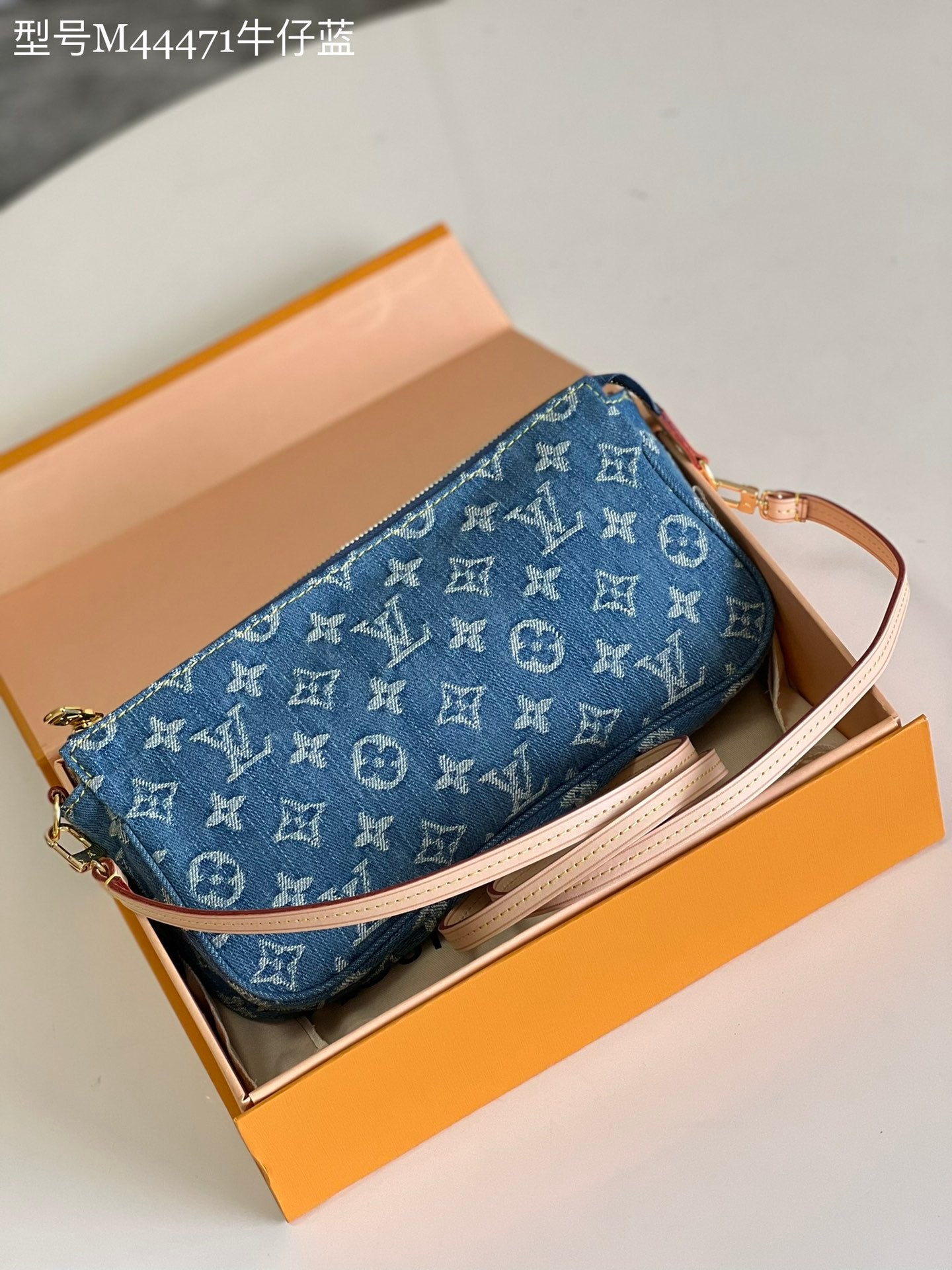 LuxluxHouse Great quality Louis Vuitton Bag Top Quality 21*13*3CM Free shipping