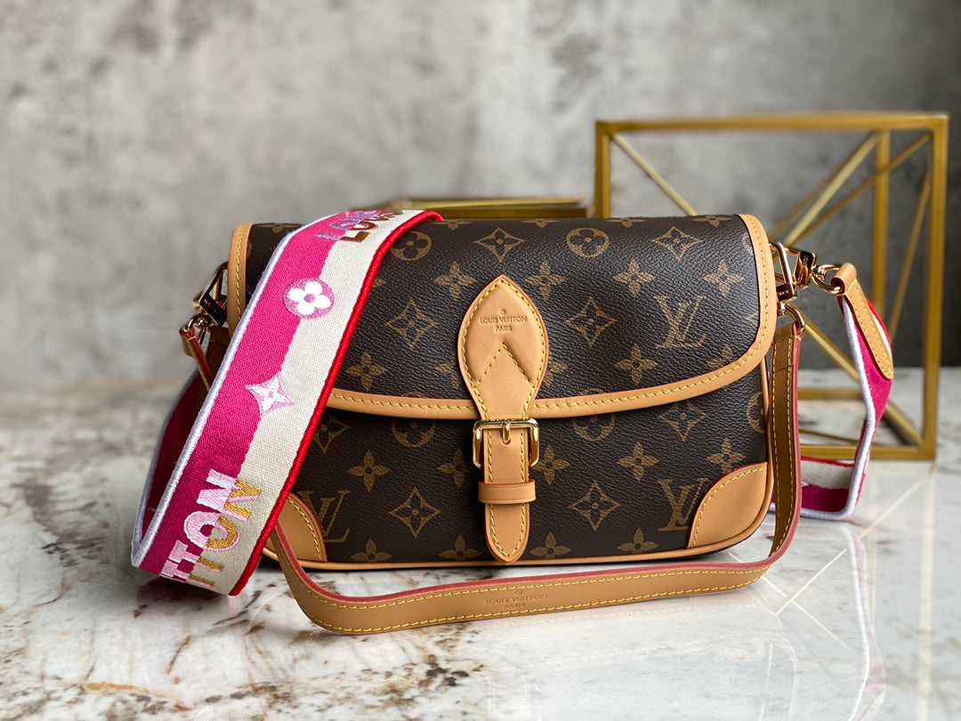 LuxluxHouse Great quality Louis Vuitton Bag Top Quality 25*9*15cm Free shipping