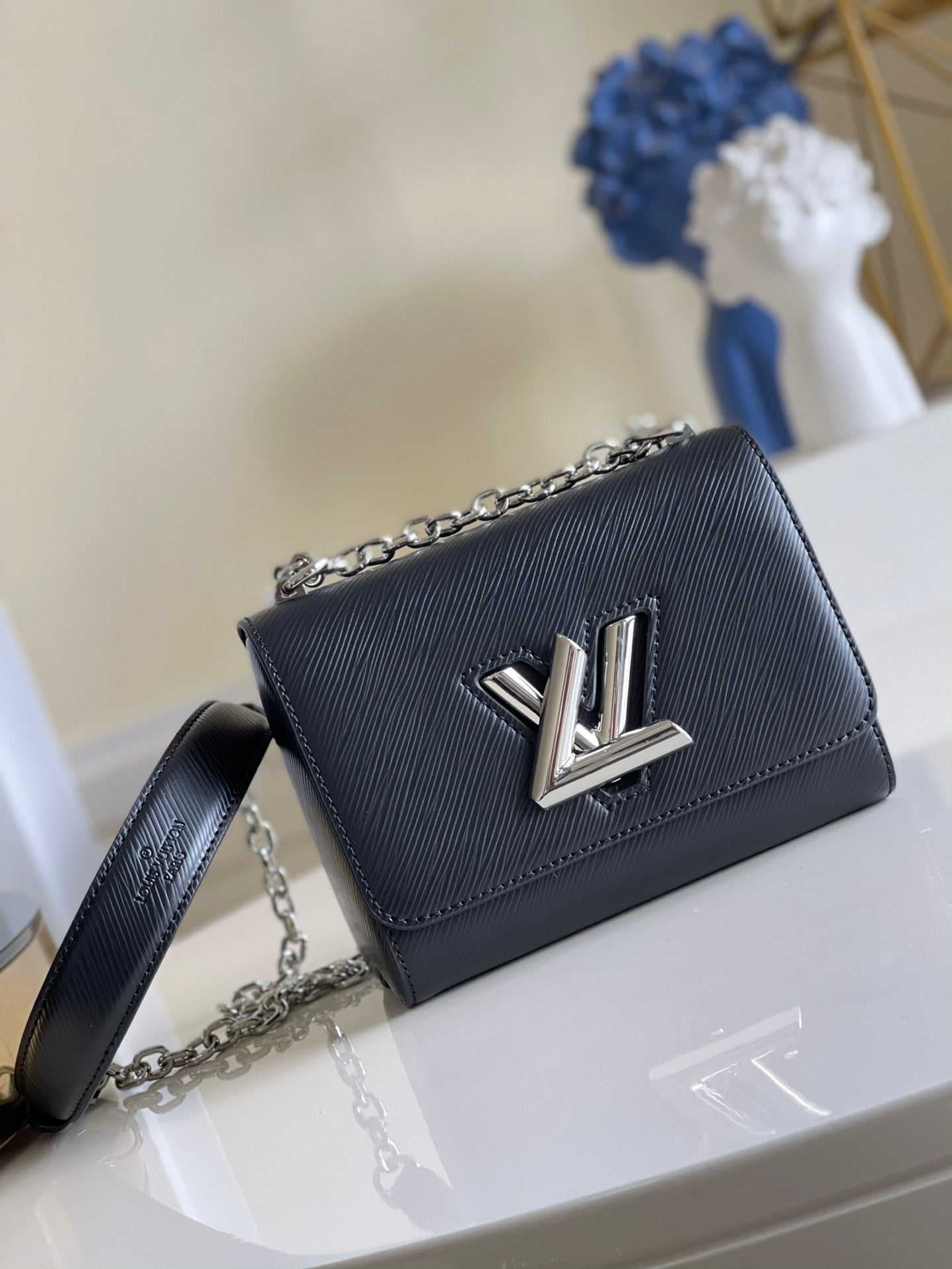 LuxluxHouse Great quality Louis Vuitton Bag Top Quality 18*15*9cm Free shipping