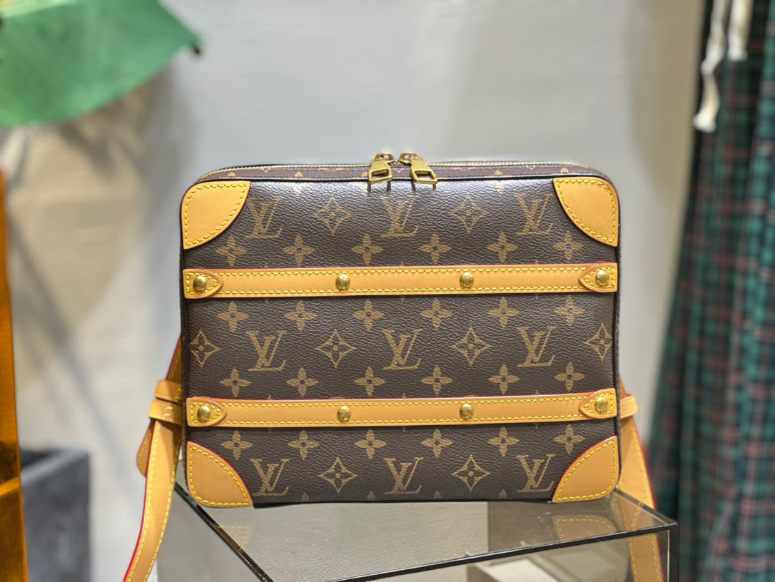 LuxluxHouse Great quality Louis Vuitton soft trunk Postman's bag Top Quality 26*21*4.5CM Free shipping