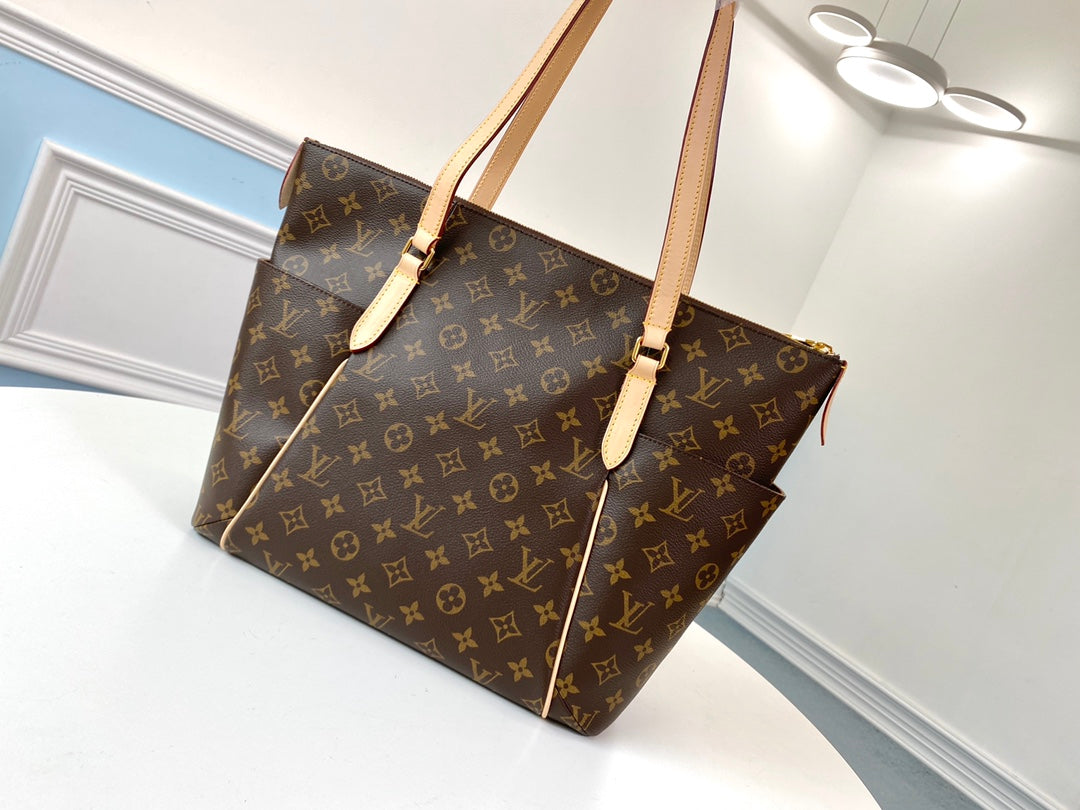 LuxluxHouse Great quality Louis Vuitton Bag Top Quality 43*30*7cm Free shipping