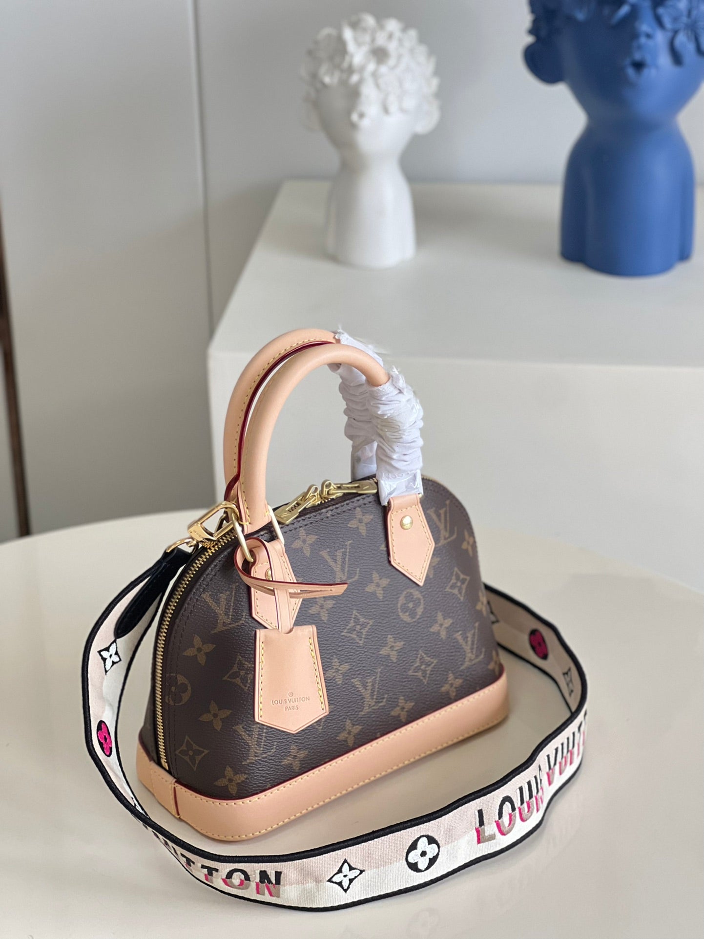 LuxluxHouse Great quality Louis Vuitton Top Bag 23.5*17.5*11.5cm Free shipping