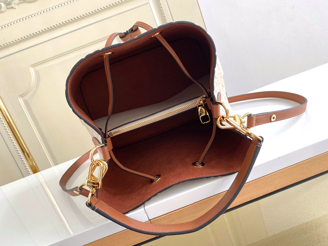 LuxluxHouse Great quality Louis Vuitton Top Bag 26*26*17.5cm Free shipping