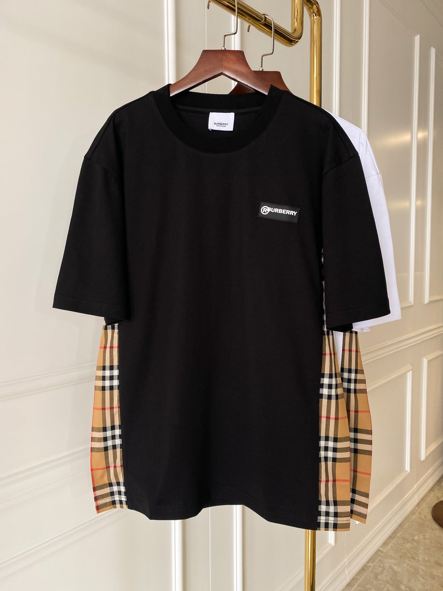 LuxluxHouse Burberry T-shirt NO.2