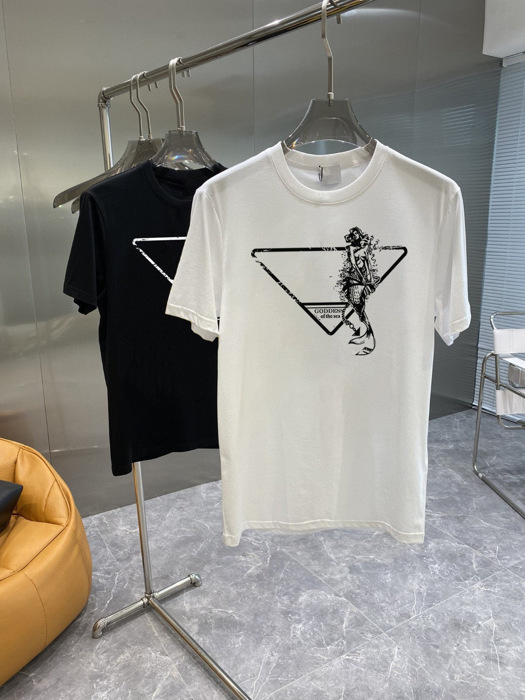 LuxluxHouse Louis Vuitton T-shirt NO.1