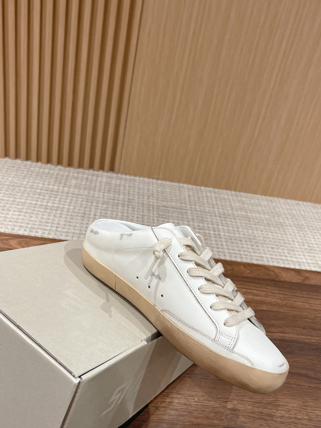 LuxluxHouse Best Quality Shoes Golden Goose