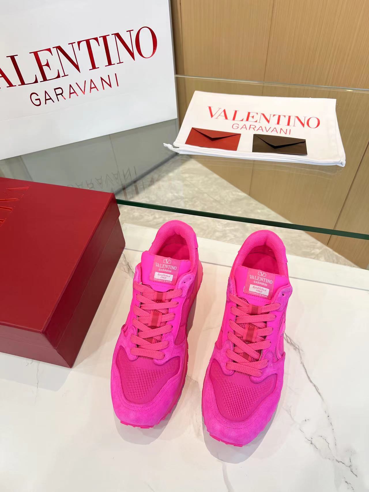 LuxluxHouse Best Quality Shoes Valentino