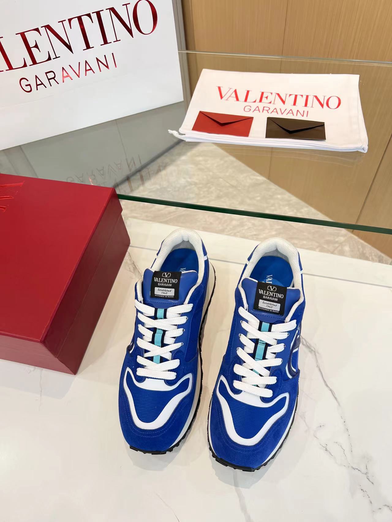 LuxluxHouse Best Quality Shoes Valentino