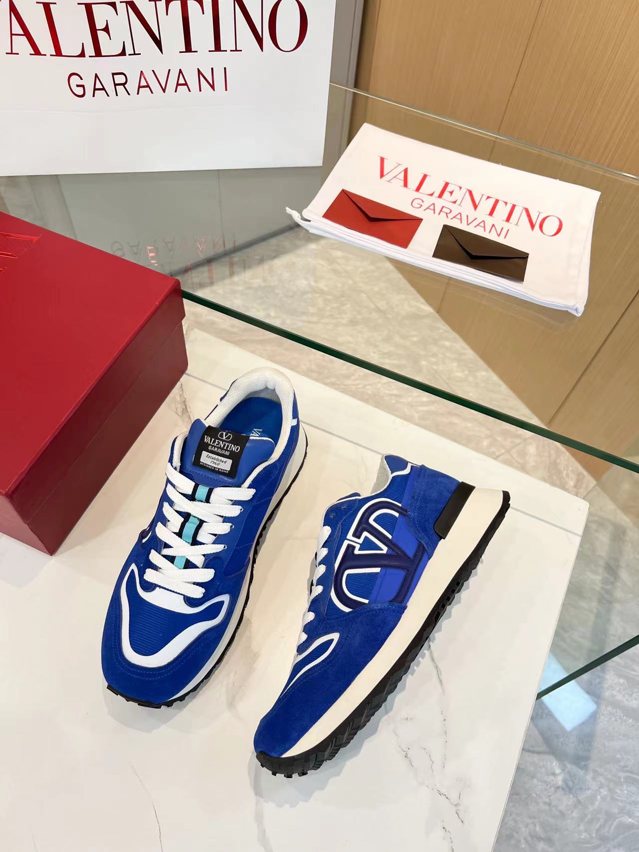 LuxluxHouse Best Quality Shoes Valentino