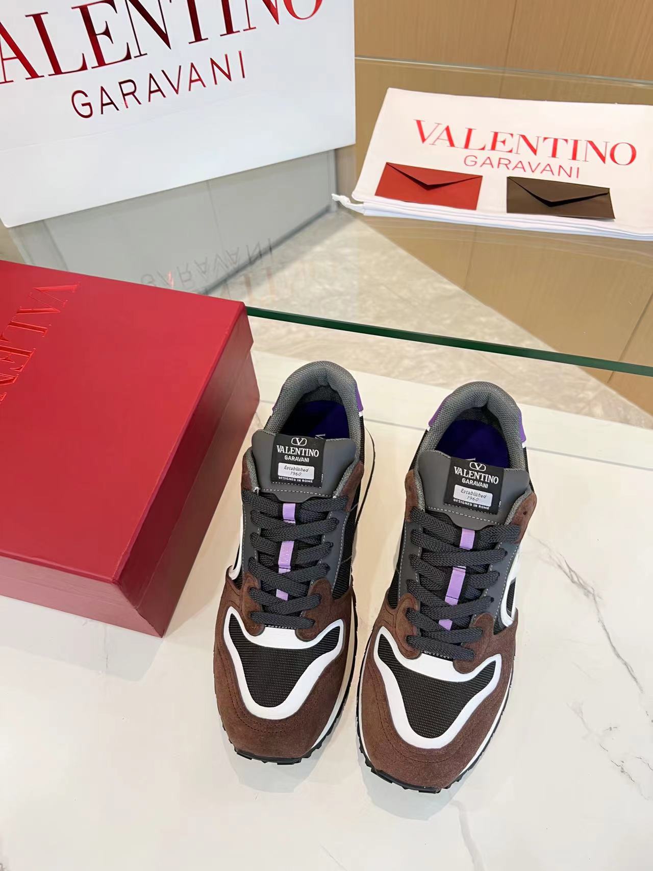 LuxluxHouse Best Quality Shoes Valentino