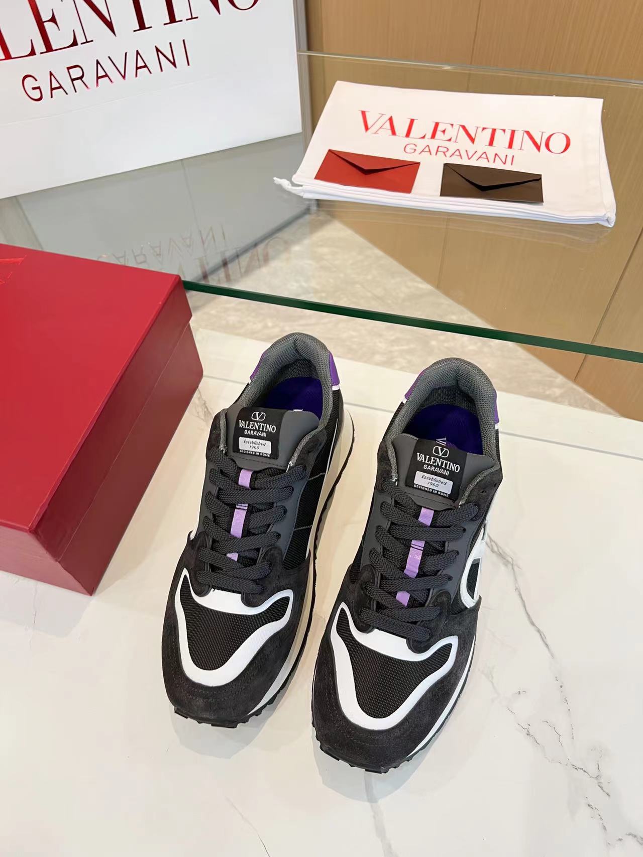 LuxluxHouse Best Quality Shoes Valentino
