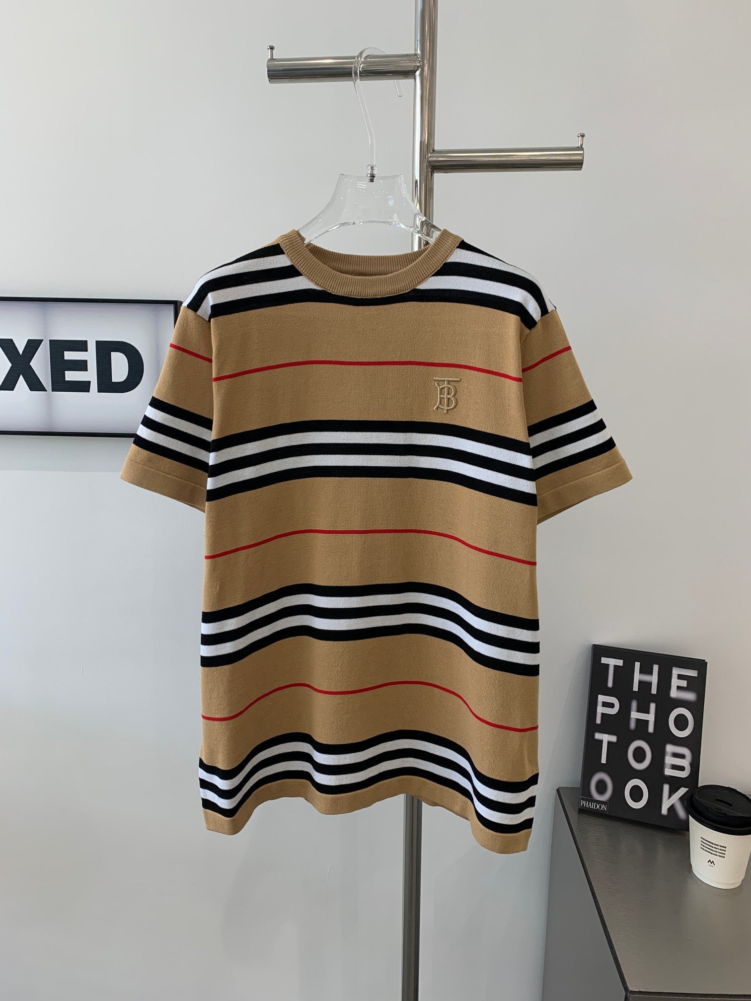 LuxluxHouse Burberry T-shirt NO.2