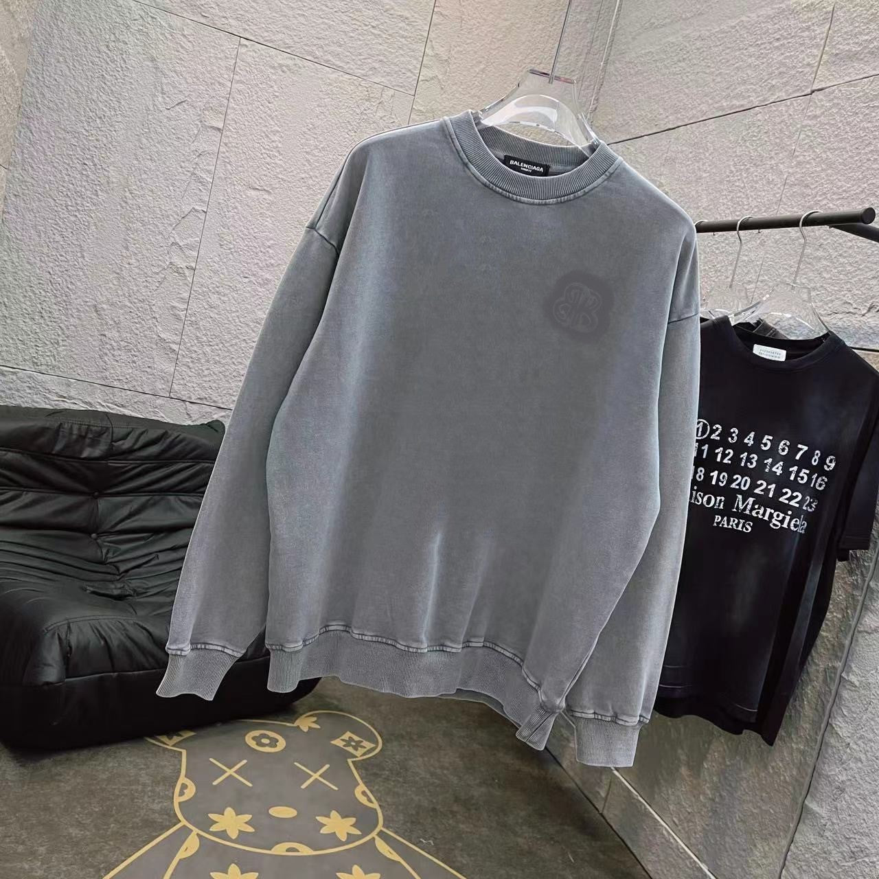 LuxluxHouse Best Quality Clothes Balenciaga Hoodie & Sweater