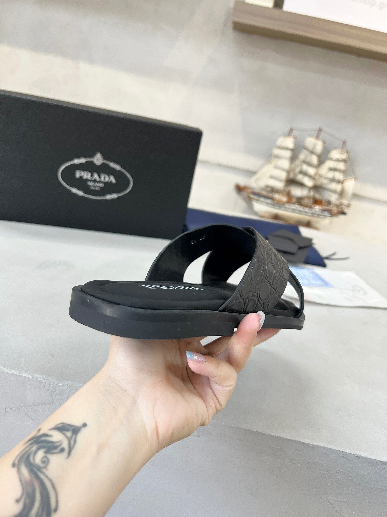 LuxluxHouse Best Quality Sandals Prada