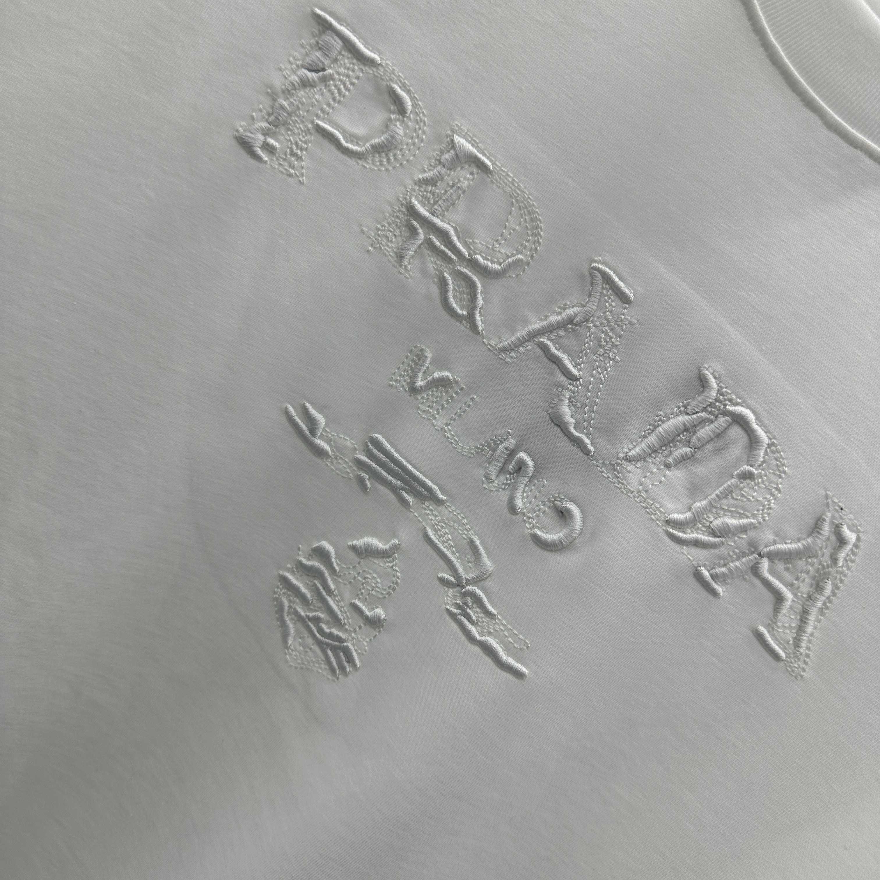 LuxluxHouse Best Quality Clothes T-shirt Prada