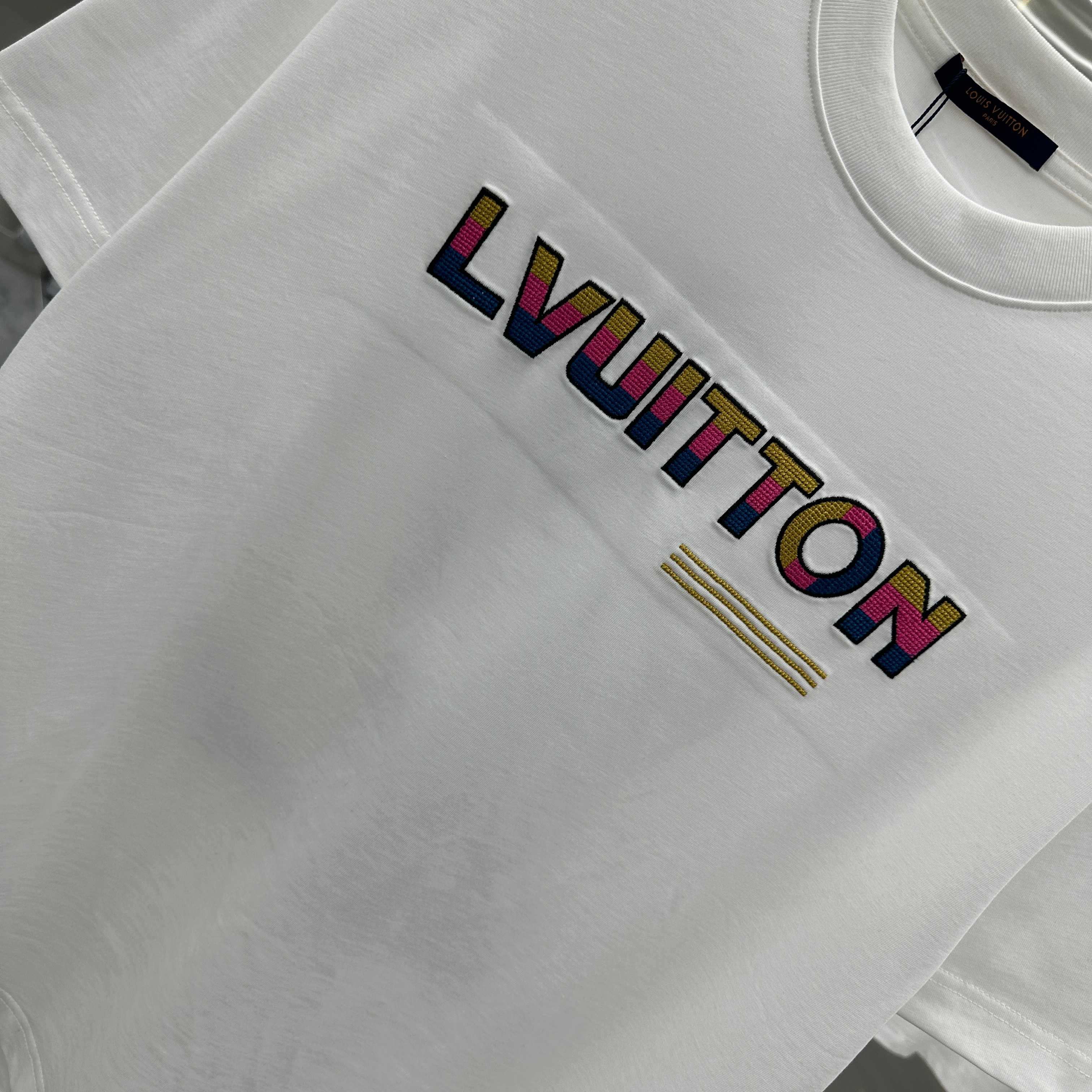 LuxluxHouse Best Quality Clothes T-shirt Louis Vuitton