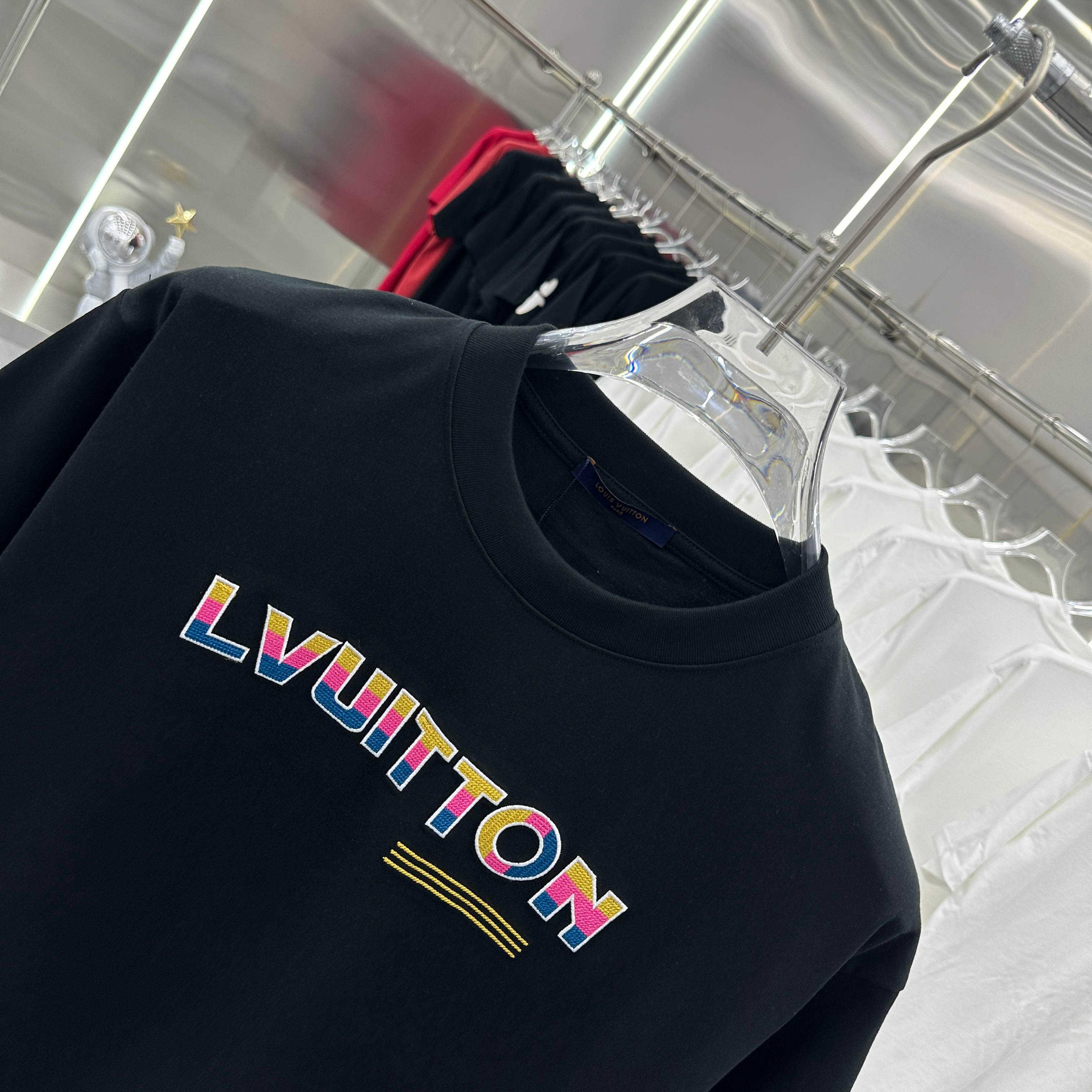 LuxluxHouse Best Quality Clothes T-shirt Louis Vuitton