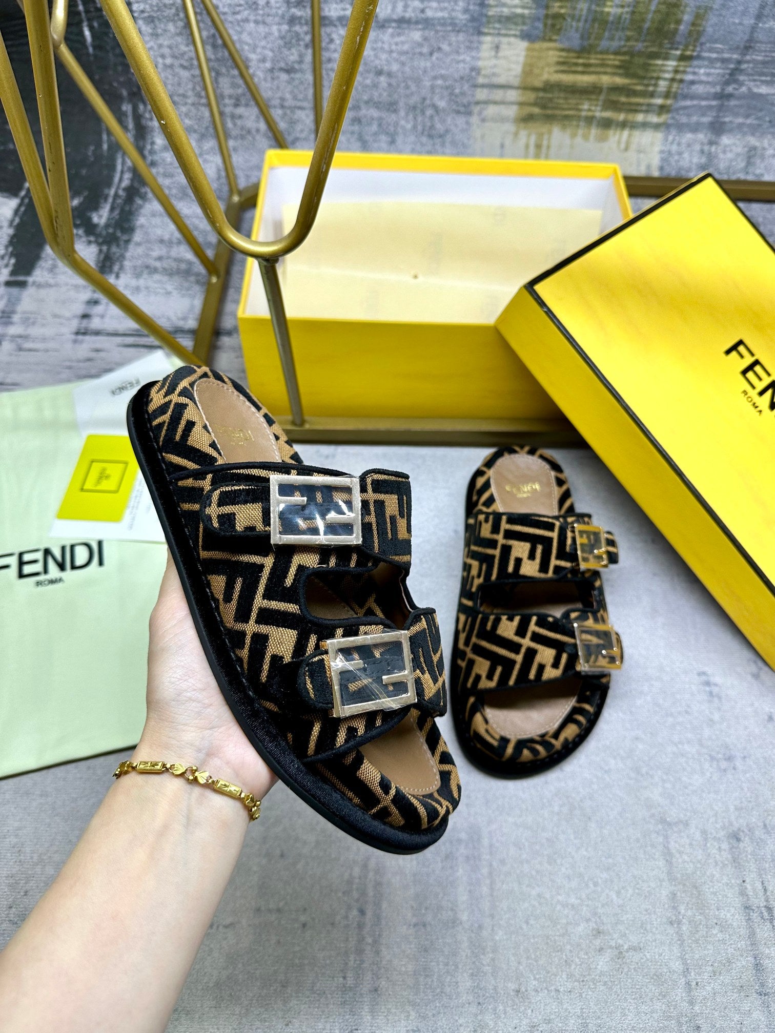 LuxluxHouse Best Quality Sandals Fendi