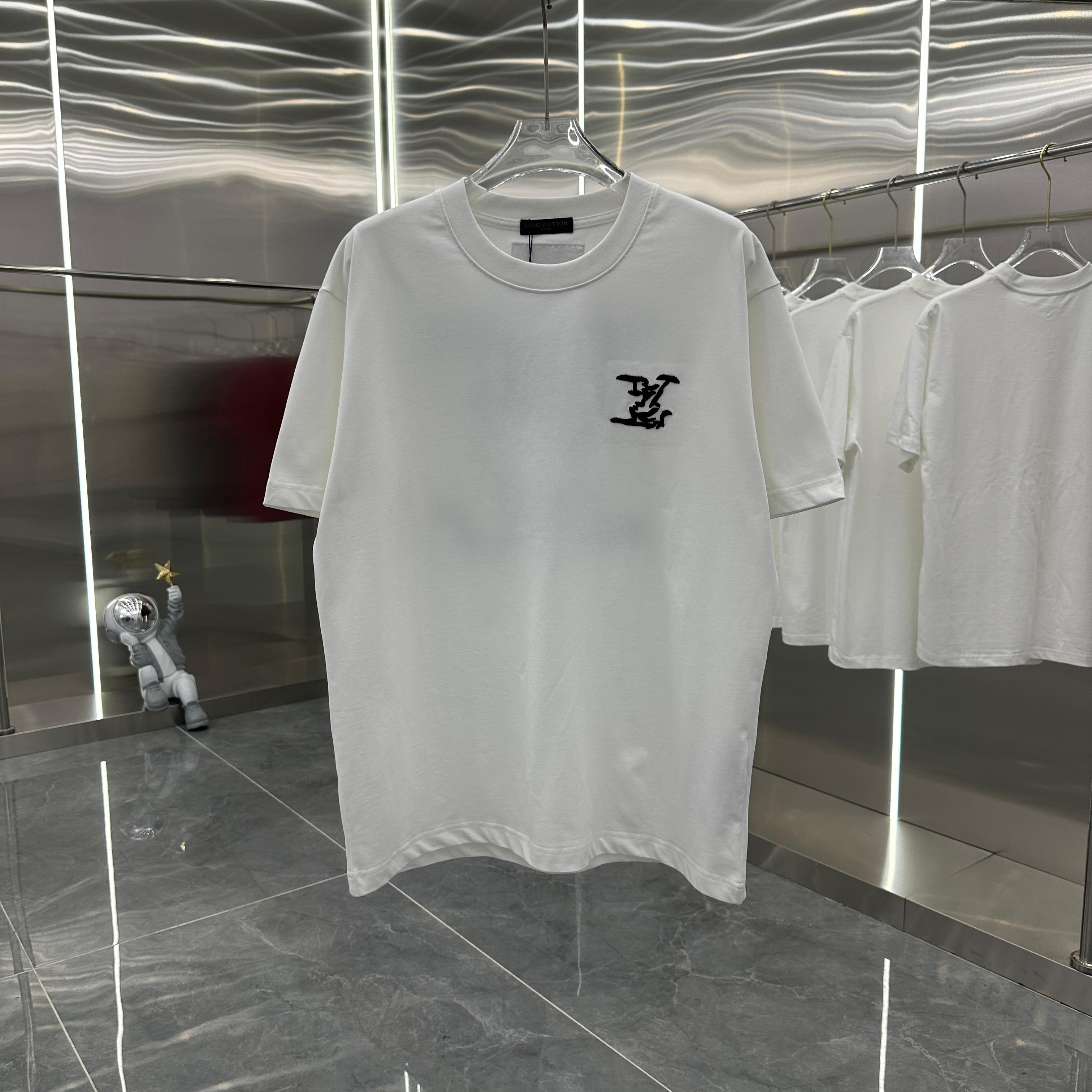 LuxluxHouse Best Quality Clothes T-shirt Louis Vuitton