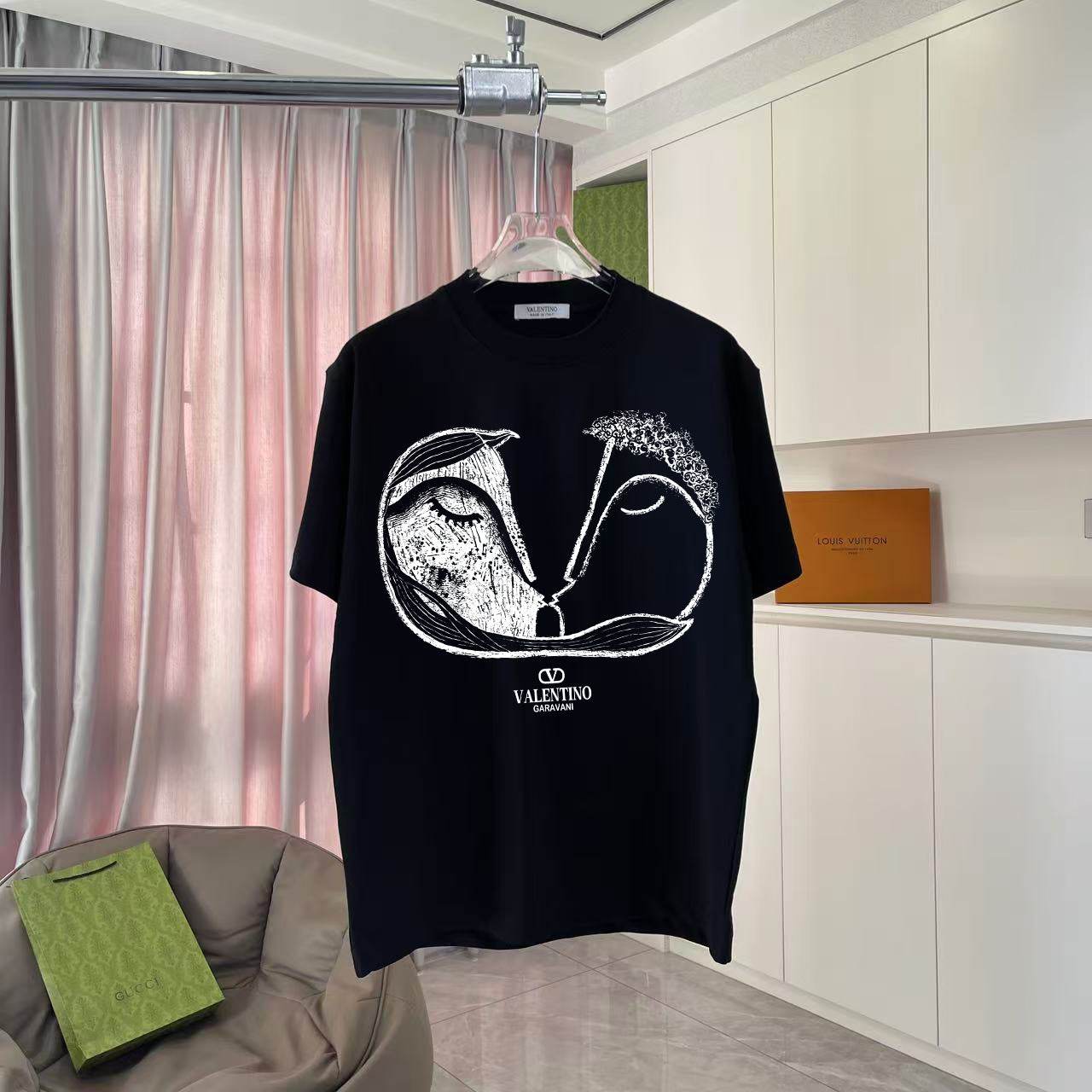 LuxluxHouse Best Quality Clothes Valentino T-shirt