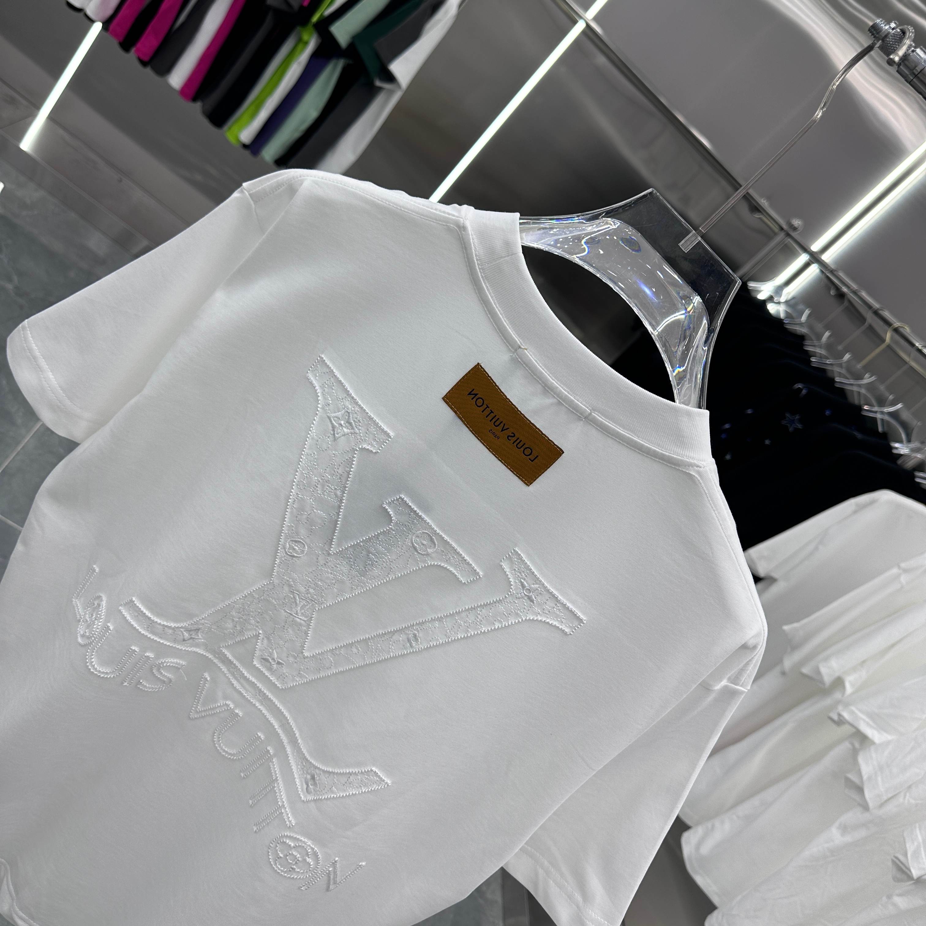 LuxluxHouse Best Quality Clothes T-shirt Louis Vuitton