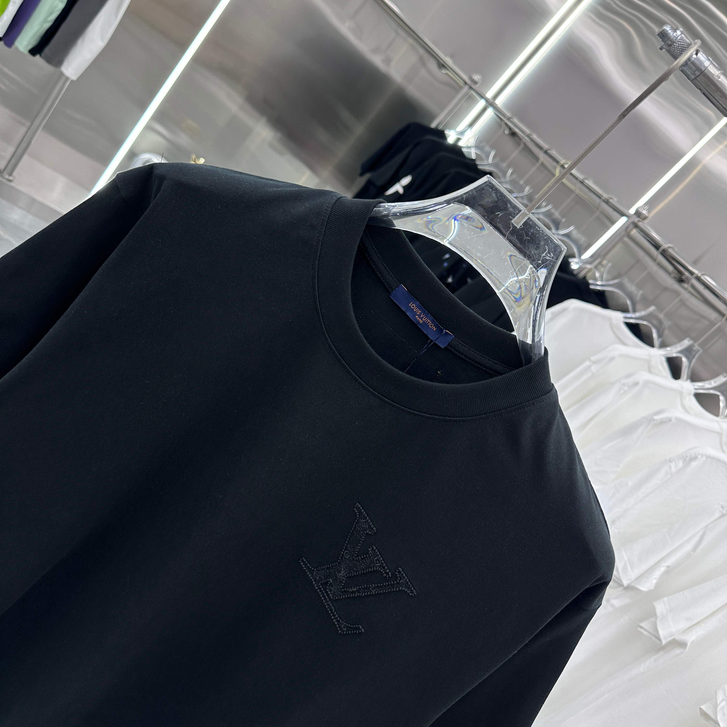 LuxluxHouse Best Quality Clothes T-shirt Louis Vuitton