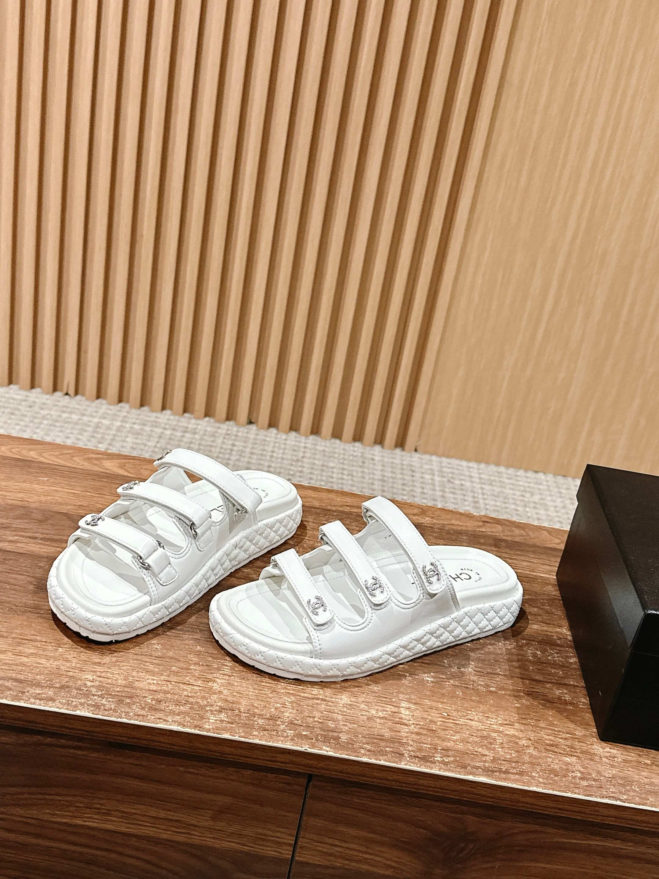 LuxluxHouse Best Quality Chanel Sandals