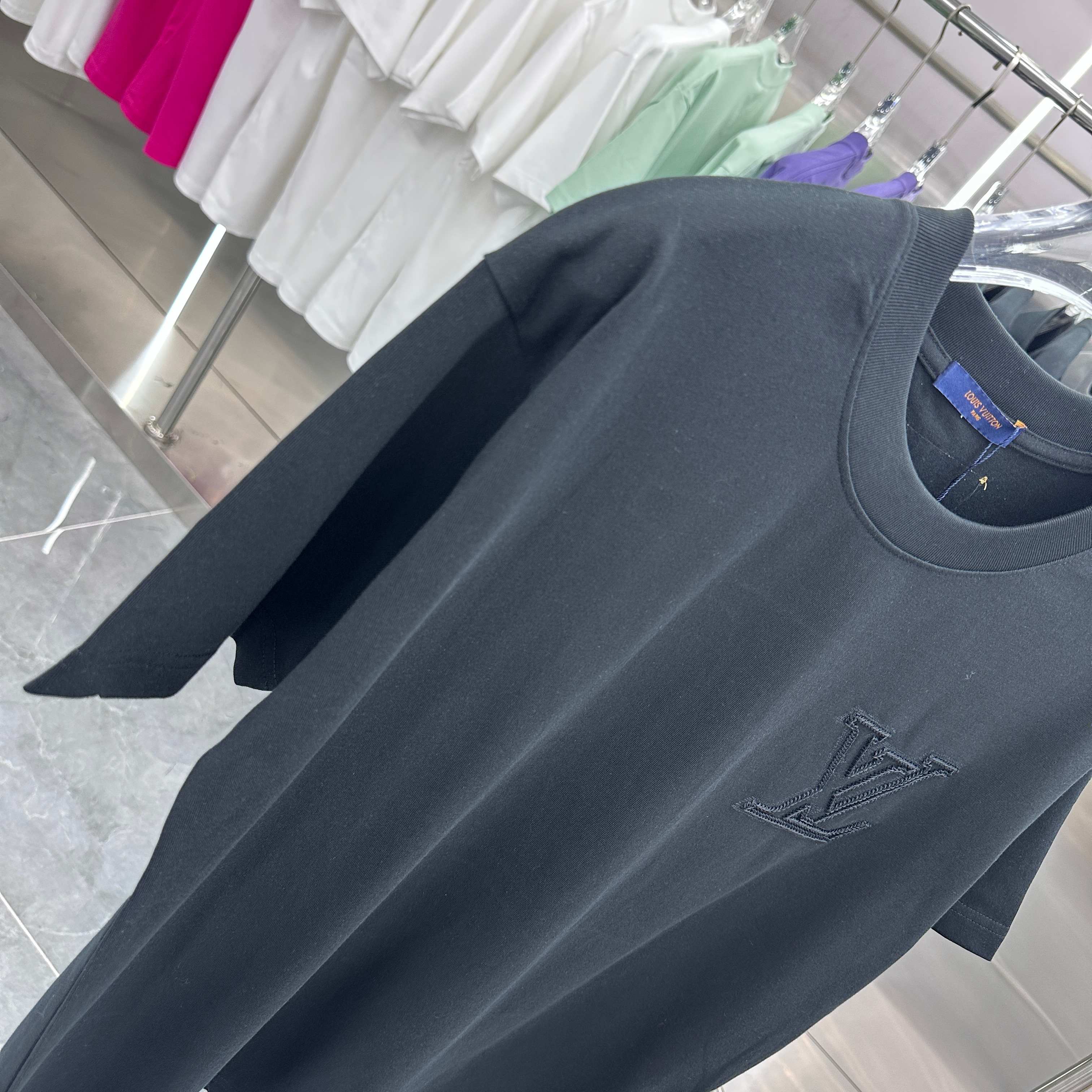 LuxluxHouse Best Quality Clothes T-shirt Louis Vuitton