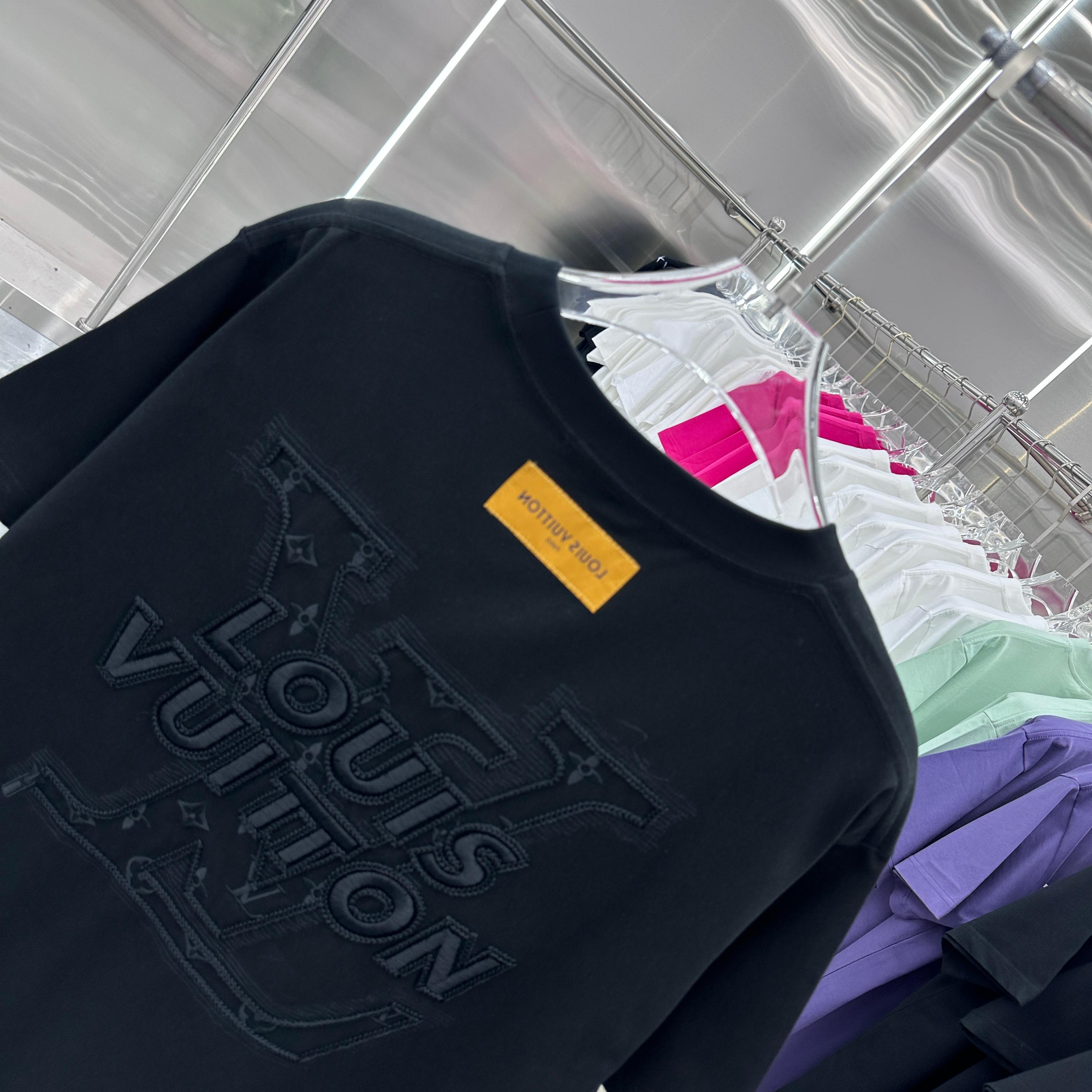 LuxluxHouse Best Quality Clothes T-shirt Louis Vuitton