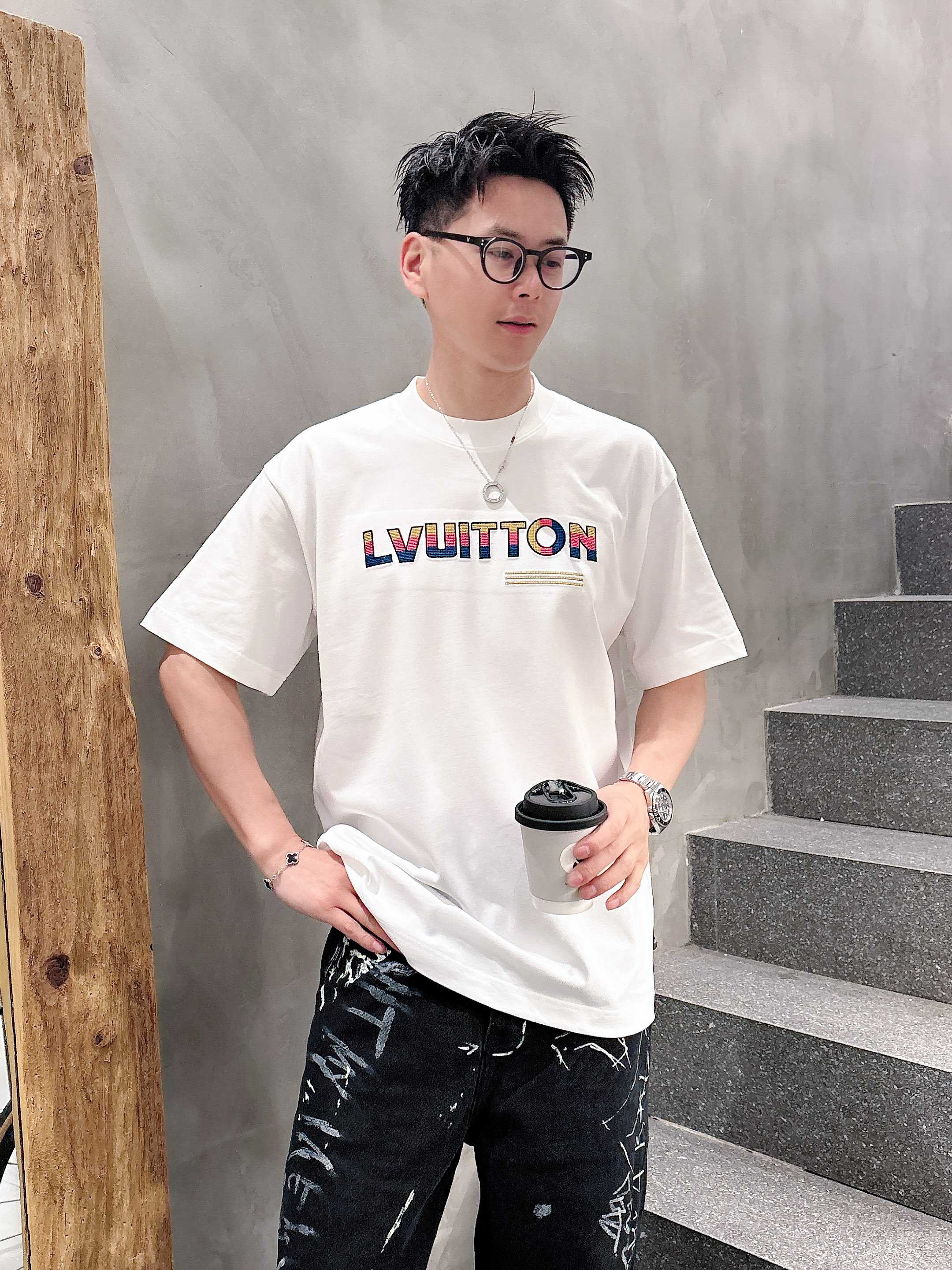 LuxluxHouse Best Quality Clothes T-shirt Louis Vuitton