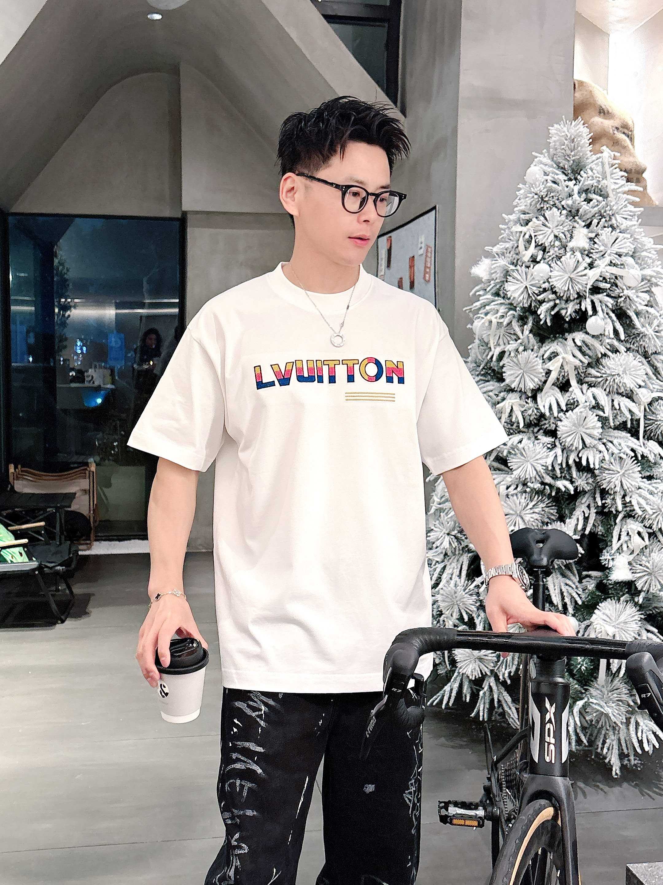 LuxluxHouse Best Quality Clothes T-shirt Louis Vuitton